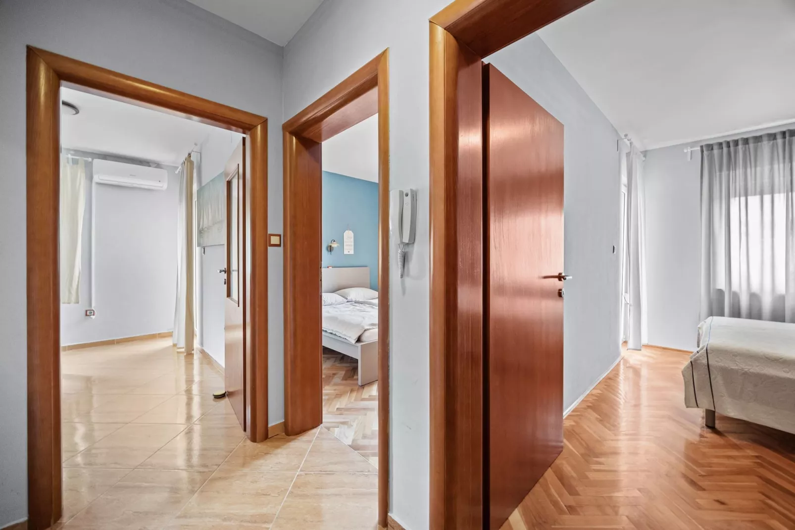 Apartments Neda - Apartment Smilje with Sea View-Overloop