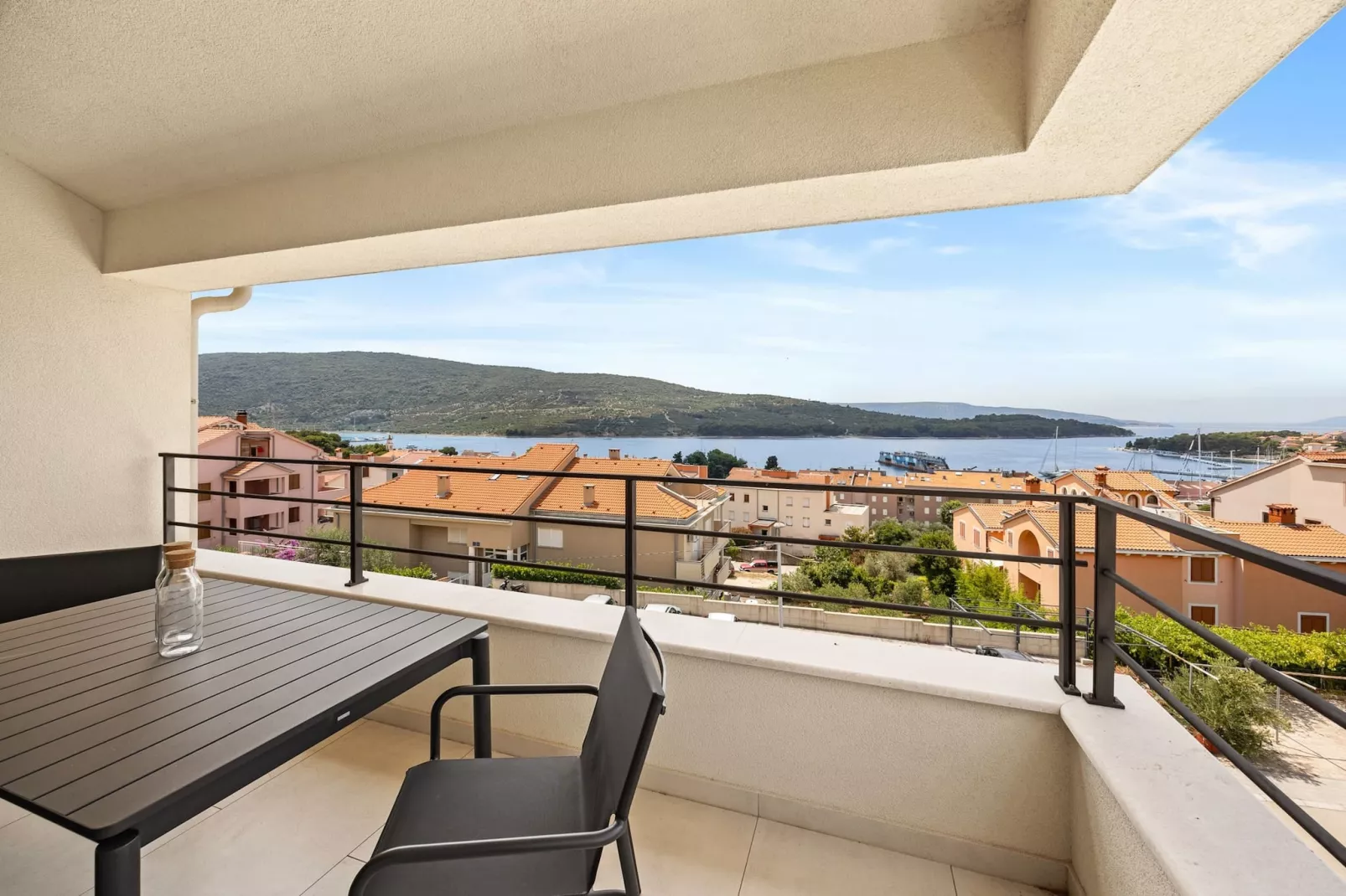 Enchanting Summer Apartment-Terrasbalkon