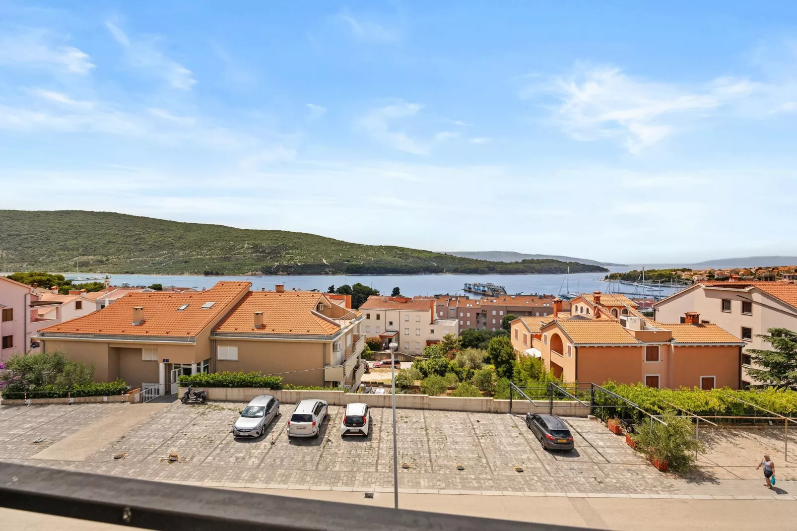 Enchanting Summer Apartment-Buitenlucht
