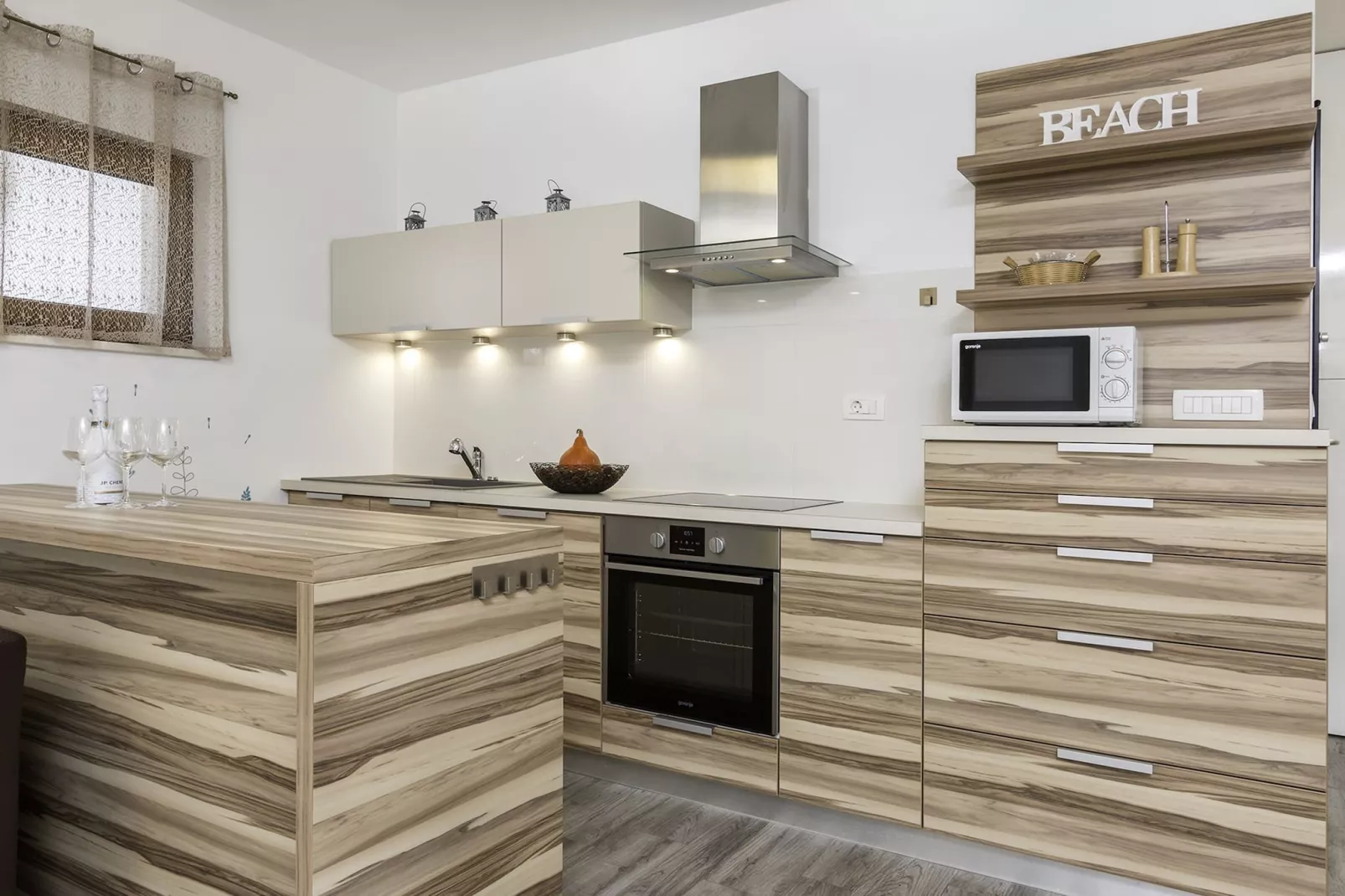 Apartment Volme - Private Pool and Sea View-Keuken