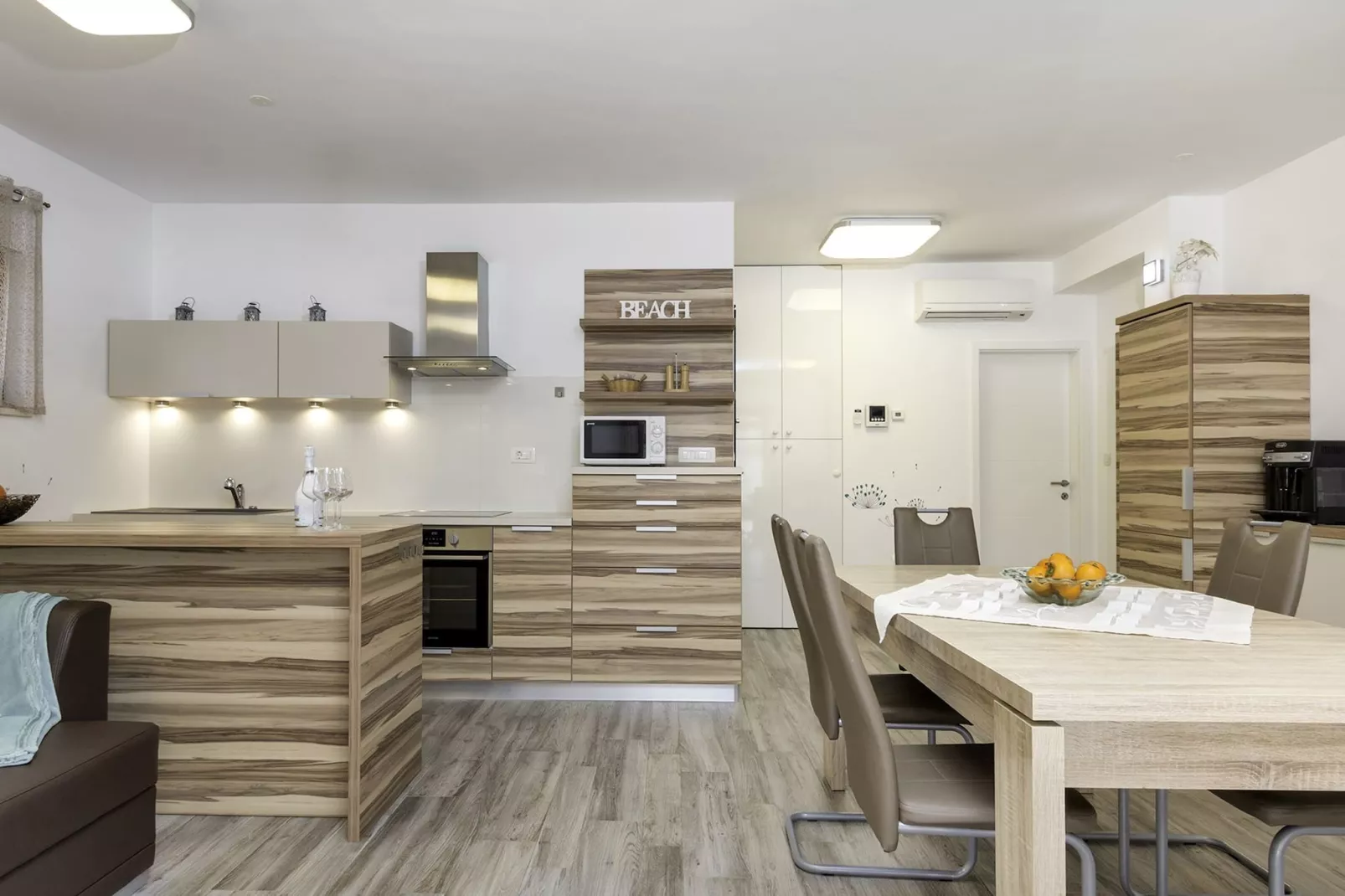 Apartment Volme - Private Pool and Sea View-Keuken