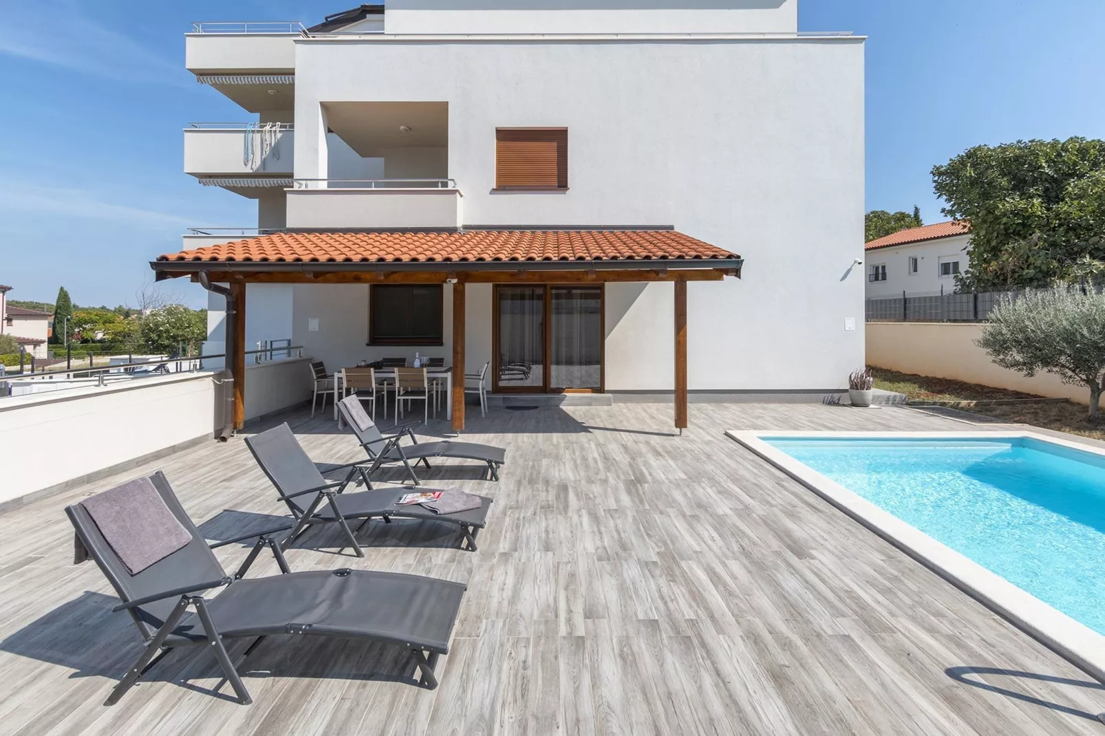 Apartment Volme - Private Pool and Sea View-Buitenlucht