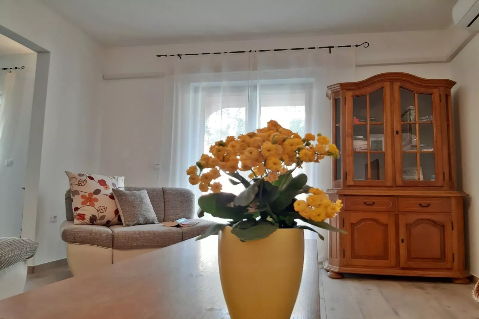 Tina & Denis - Apt Tina with Terrace and Garden-Woonkamer