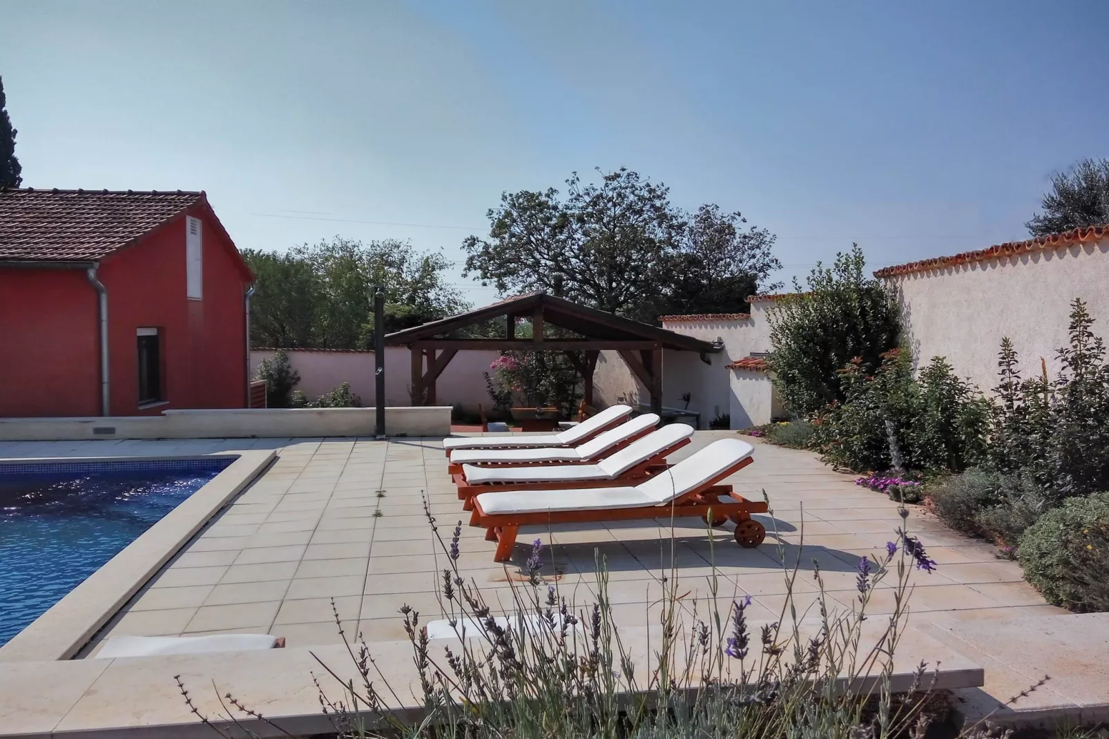 Holiday Home Sabina - Private Pool, BBQ Area-Buitenkant zomer