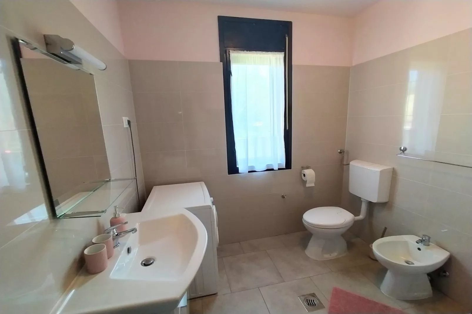 Holiday Home Sabina - Private Pool, BBQ Area-Badkamer