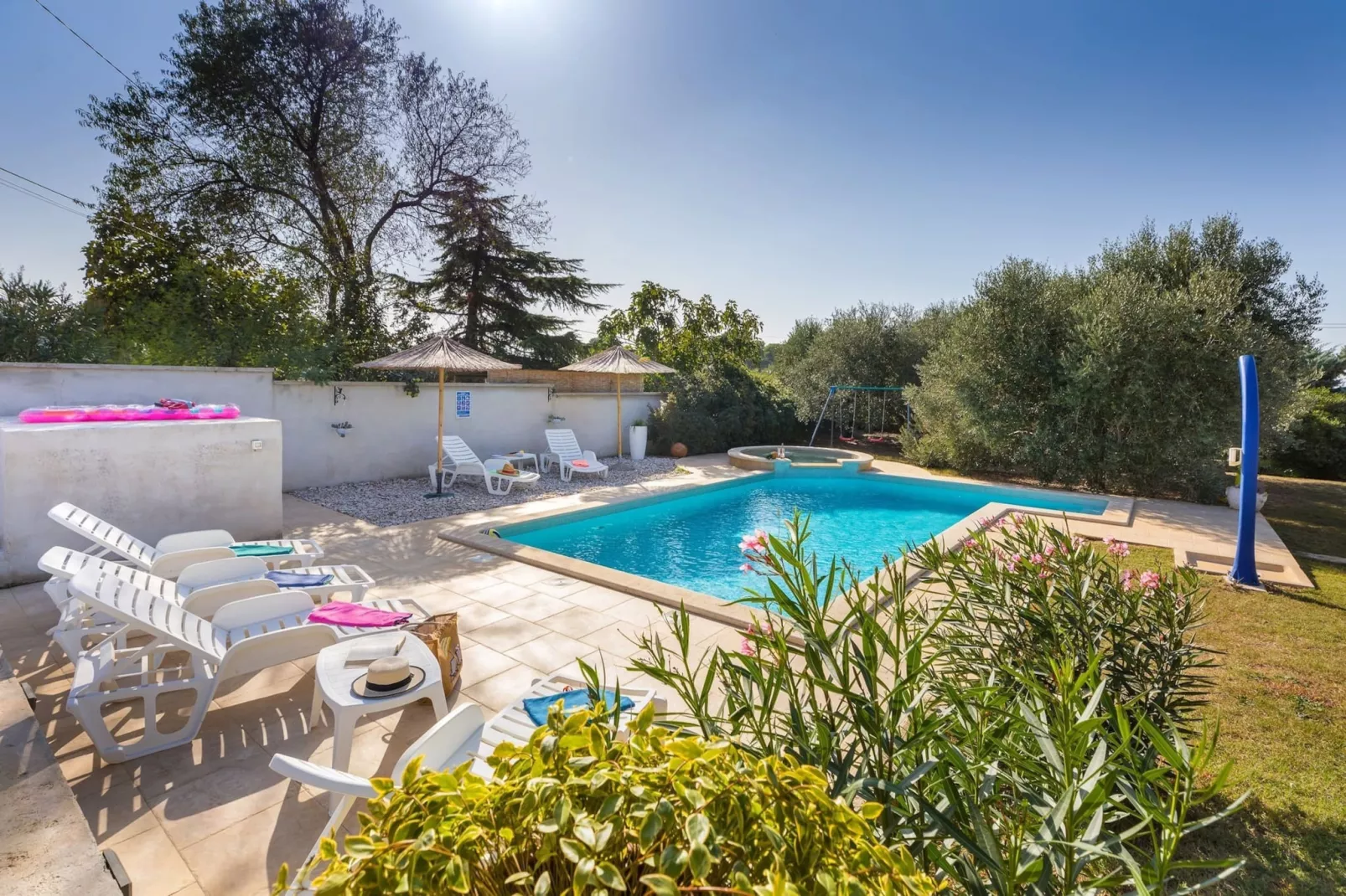Sabi Relax Zone Apartment - Private Pool & Jacuzzi-Zwembad
