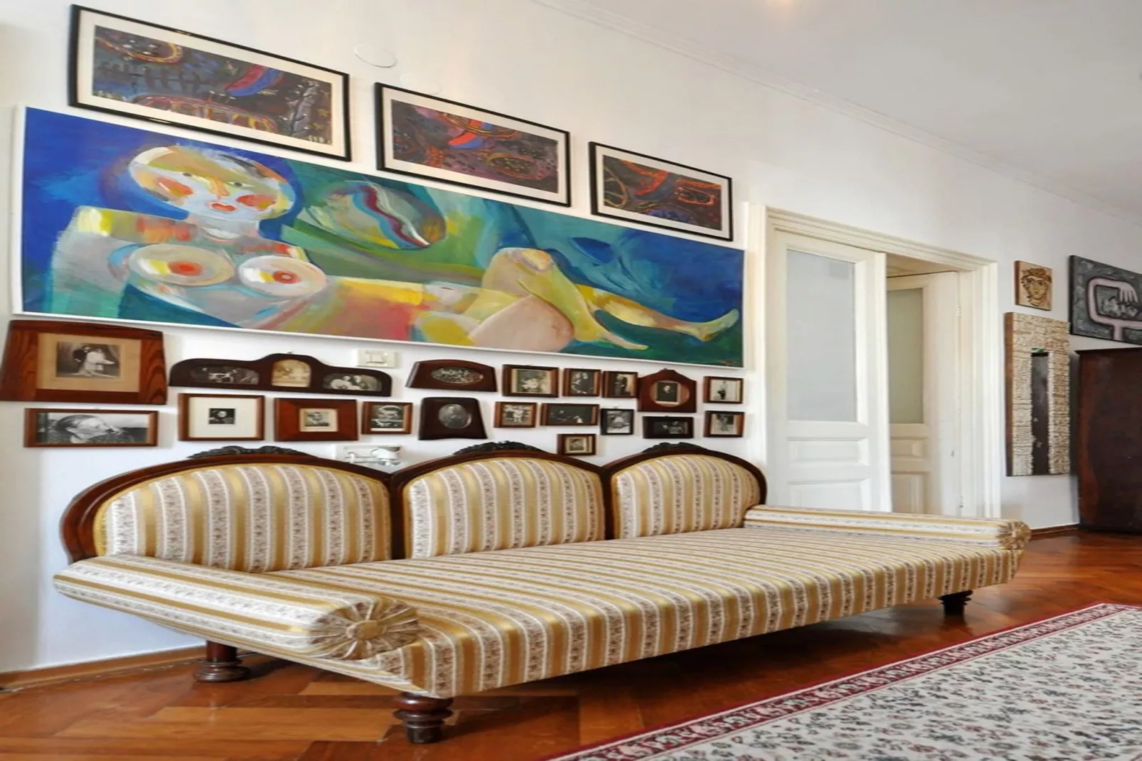 Amphitheater Art Apartment-Woonkamer
