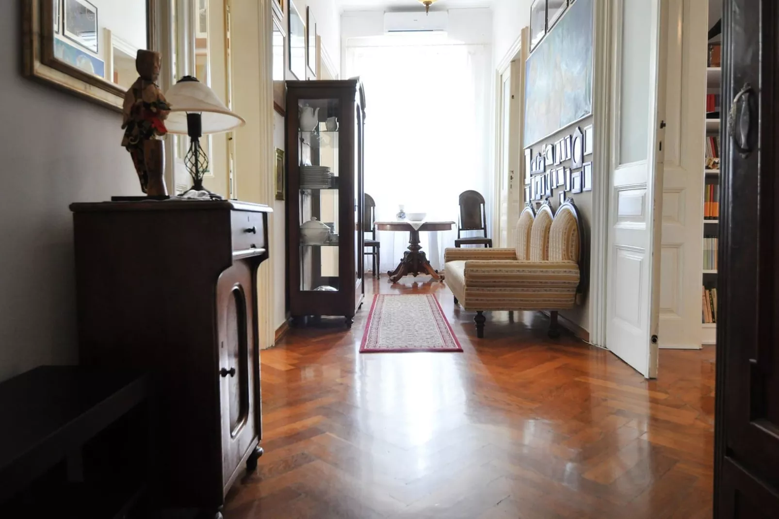 Amphitheater Art Apartment-Woonkamer