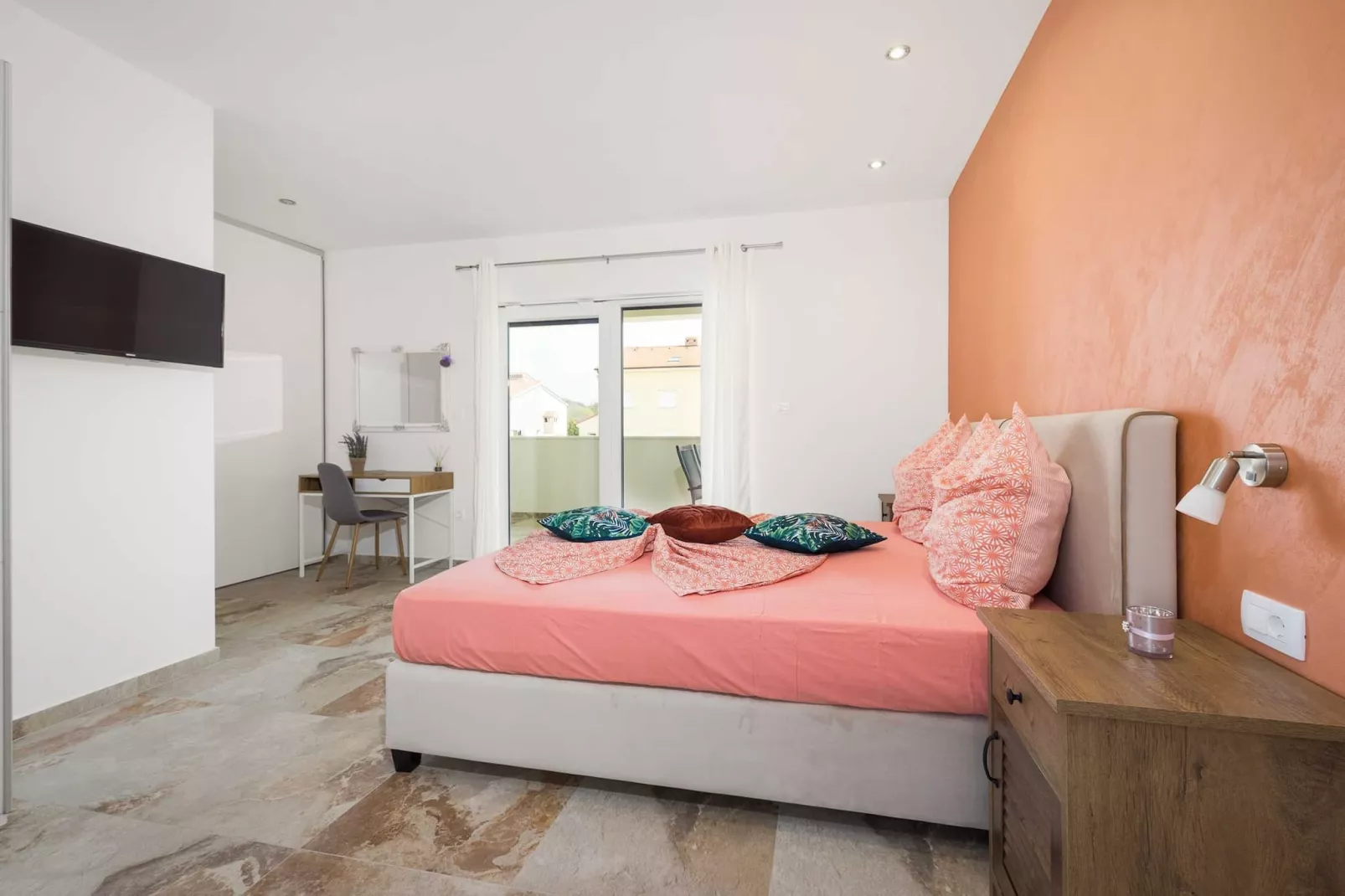 Villa Nur Amela with Pool, Jacuzzi, Darts-Slaapkamer