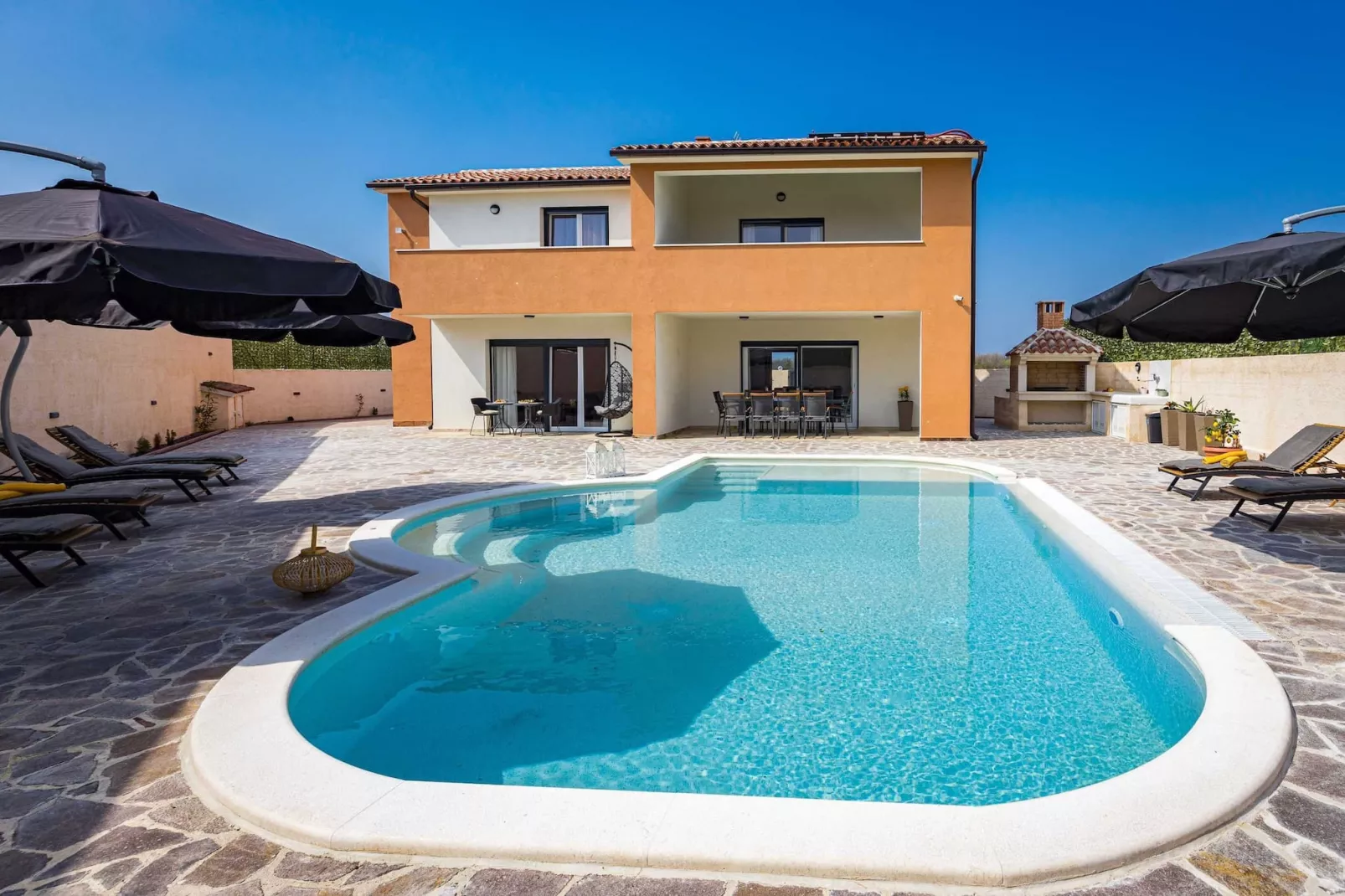 Villa Nur Amela with Pool, Jacuzzi, Darts-Buitenlucht