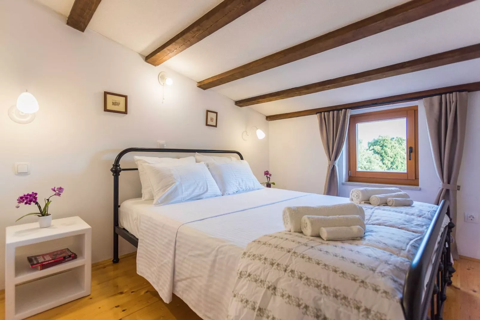 Casa Vala Romana - Big Garden, Jacuzzi, Free Bikes-Slaapkamer