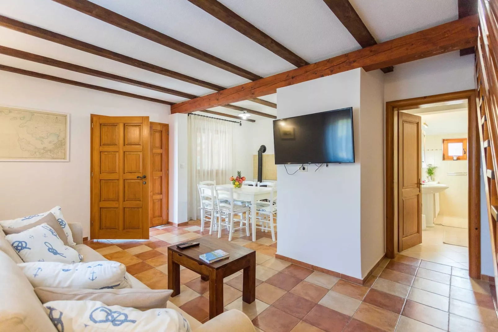 Casa Vala Romana - Big Garden, Jacuzzi, Free Bikes-Woonkamer
