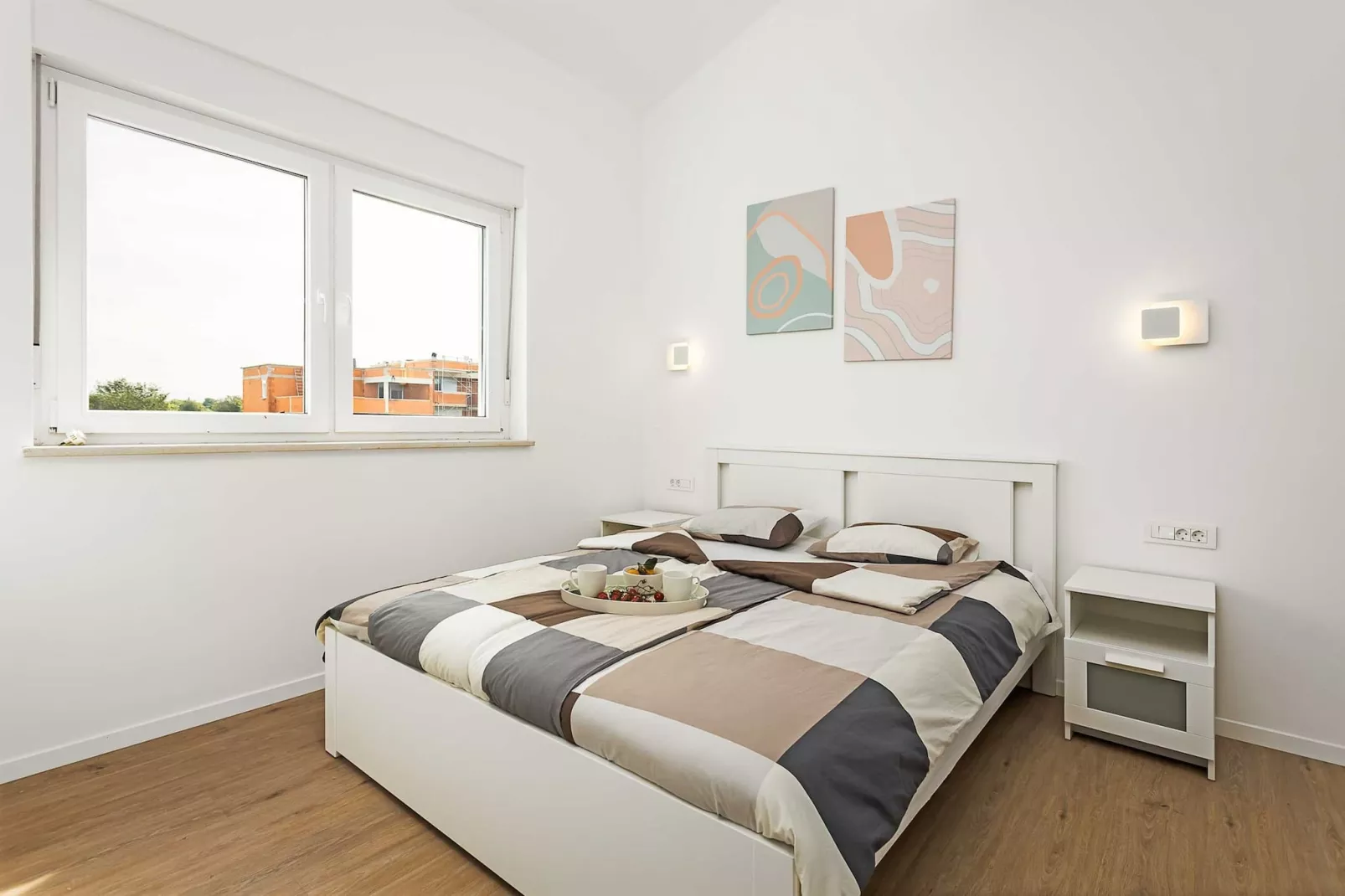 Lana Luxe - One Bedroom Apartment with Balcony-Slaapkamer