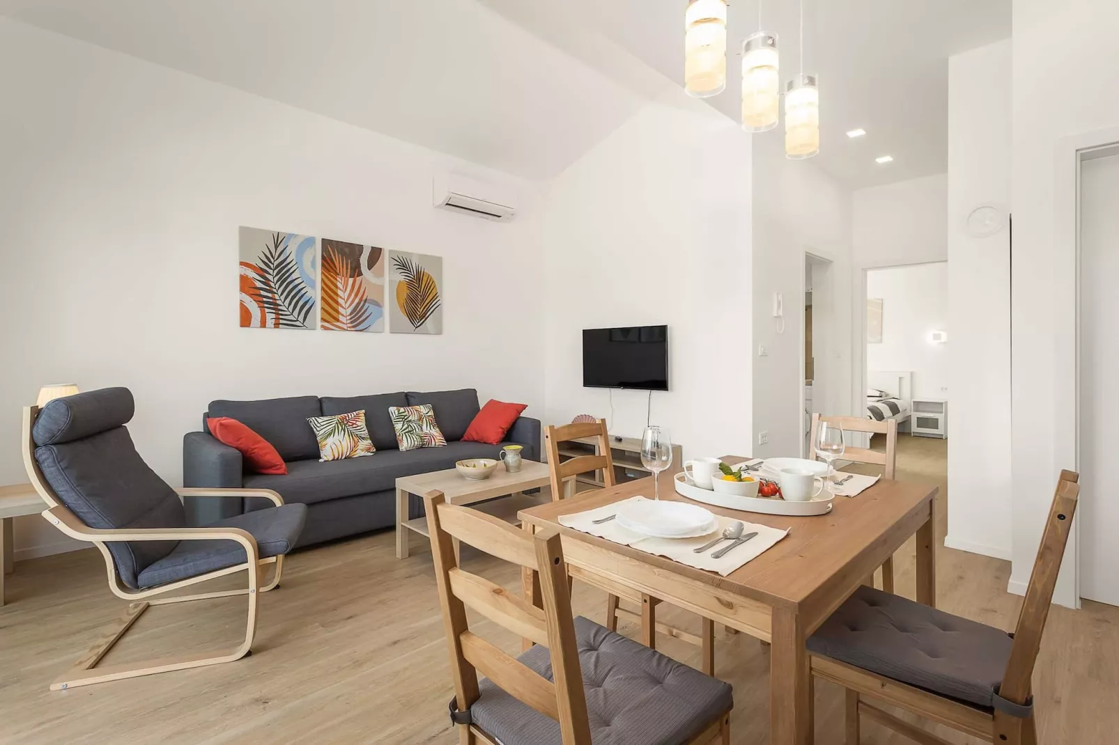 Lana Luxe - One Bedroom Apartment with Balcony-Woonkamer