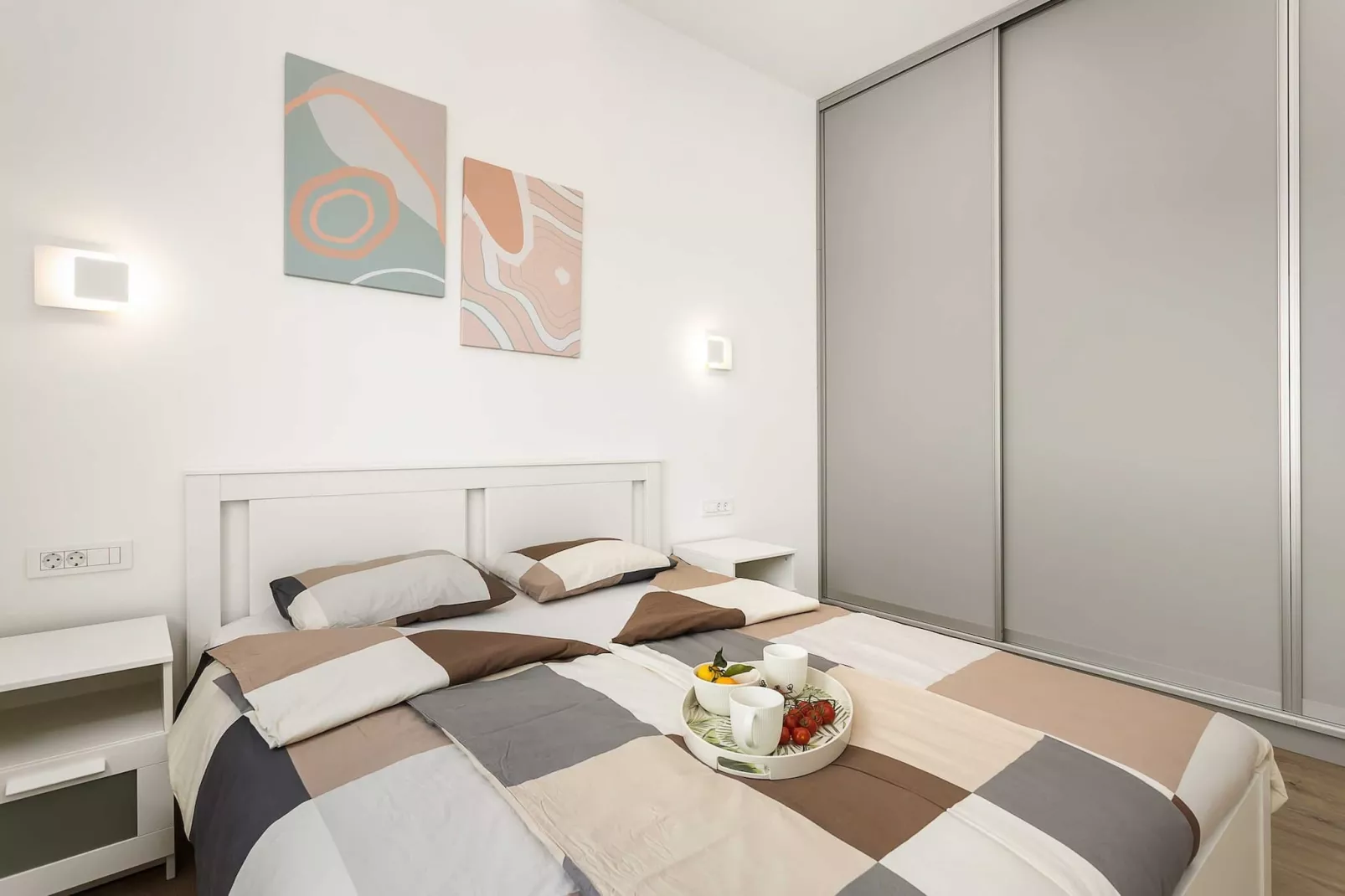 Lana Luxe - One Bedroom Apartment with Balcony-Slaapkamer