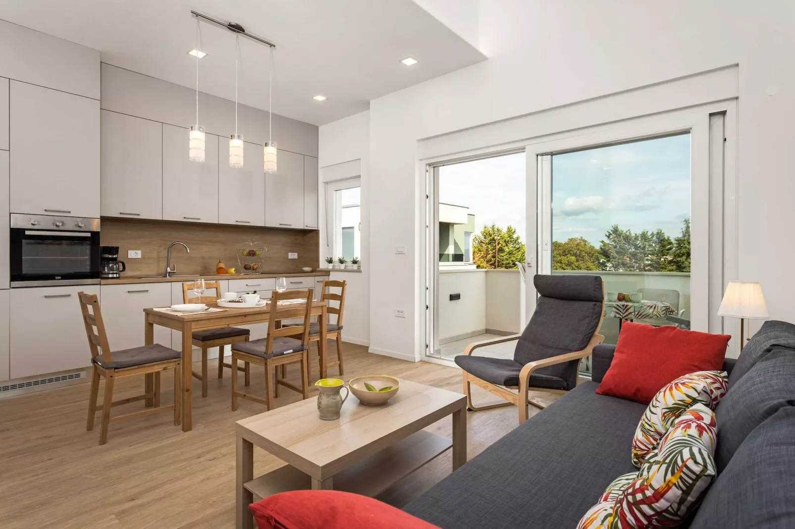 Lana Luxe - One Bedroom Apartment with Balcony-Woonkamer