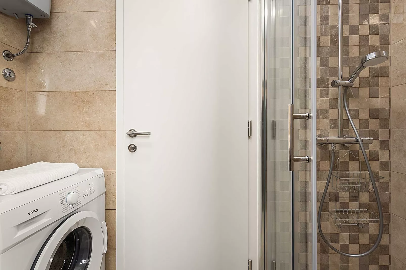 Lana Luxe - One Bedroom Apartment with Balcony-Badkamer
