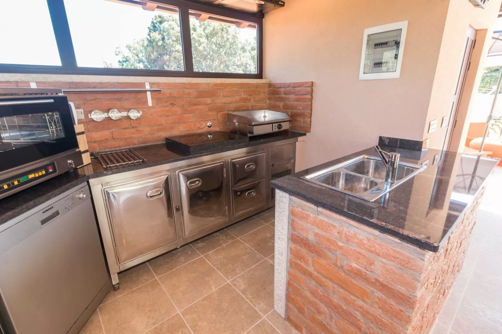 IstraKamen 16+2- Pool, Jacuzzi, Sports-Keuken