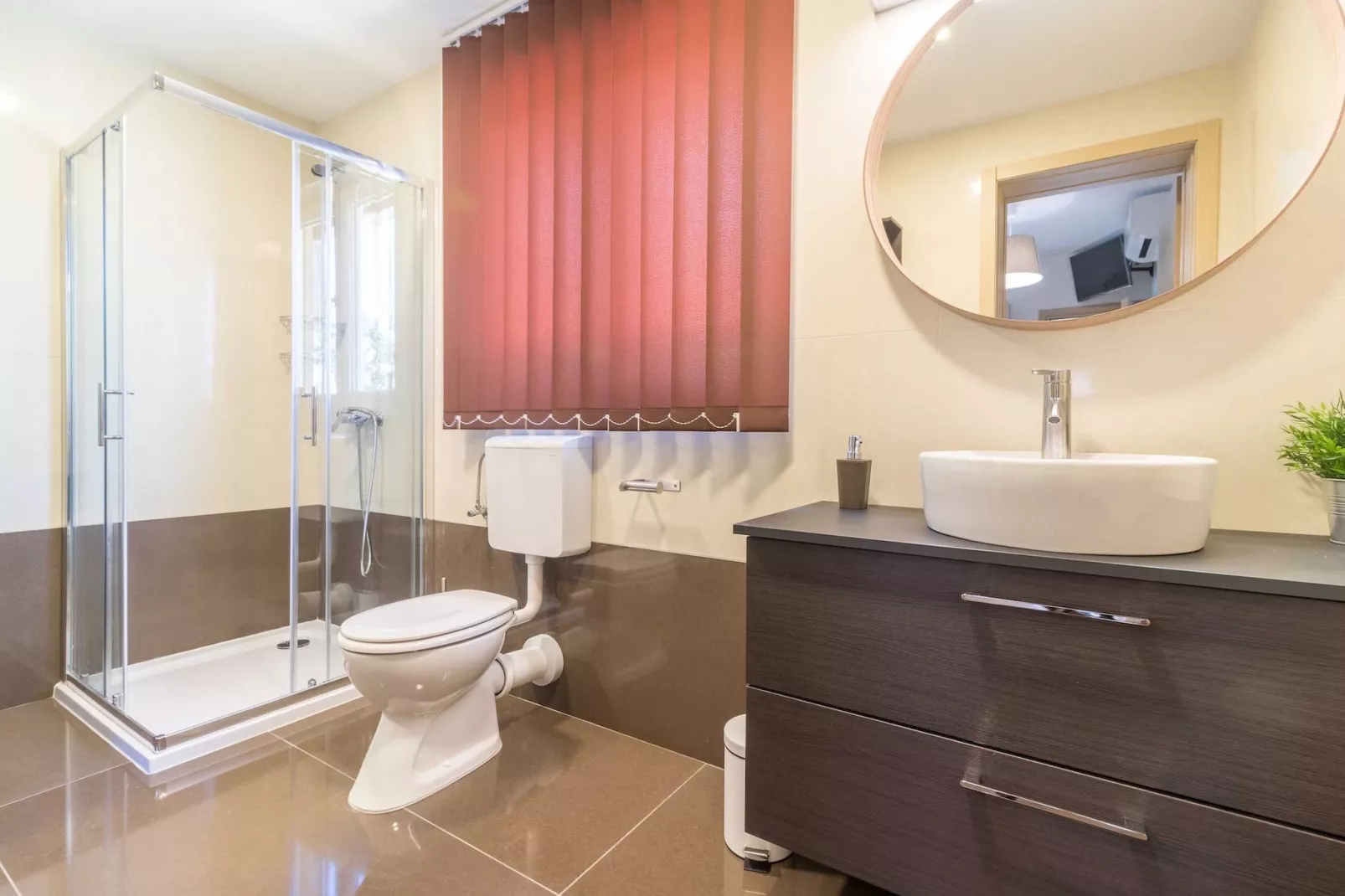 IstraKamen 16+2- Pool, Jacuzzi, Sports-Badkamer