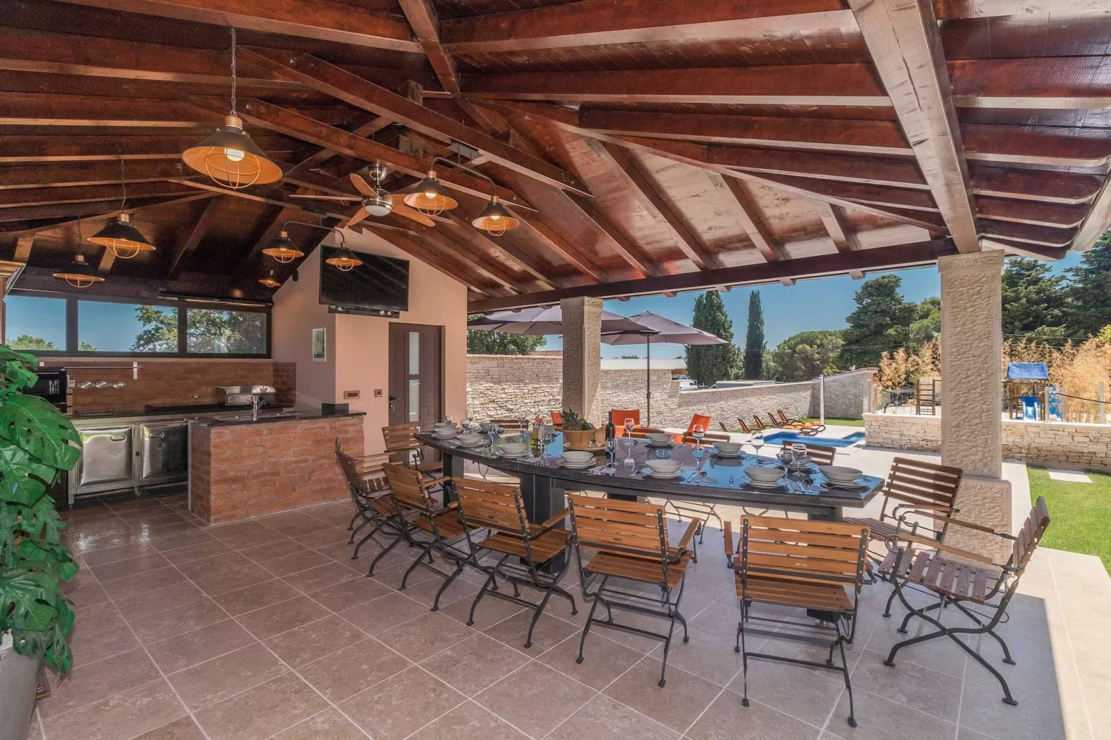 IstraKamen 16+2- Pool, Jacuzzi, Sports-Terras