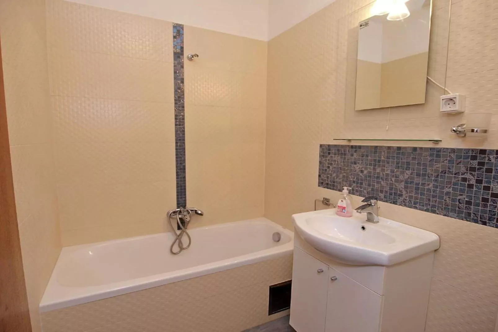 Gortan´s Cove A1 - Three Bedroom Apartment Mare-Badkamer