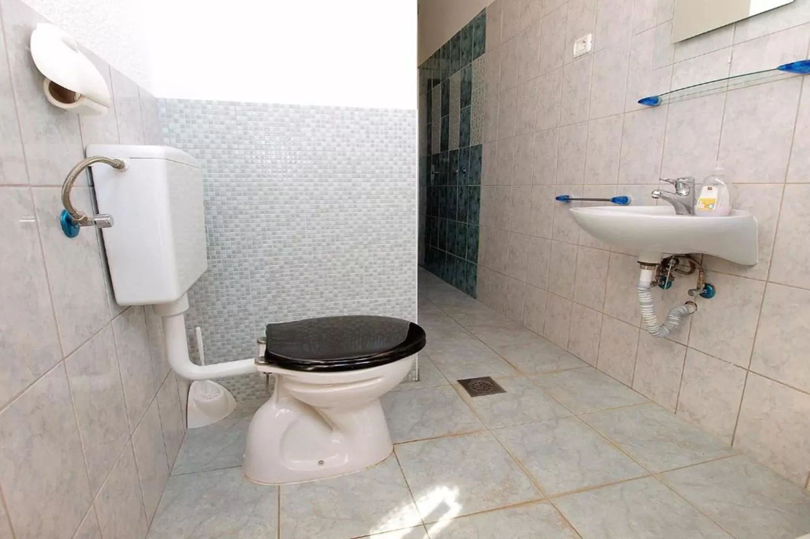 Gortan´s Cove A1 - Three Bedroom Apartment Mare-Badkamer