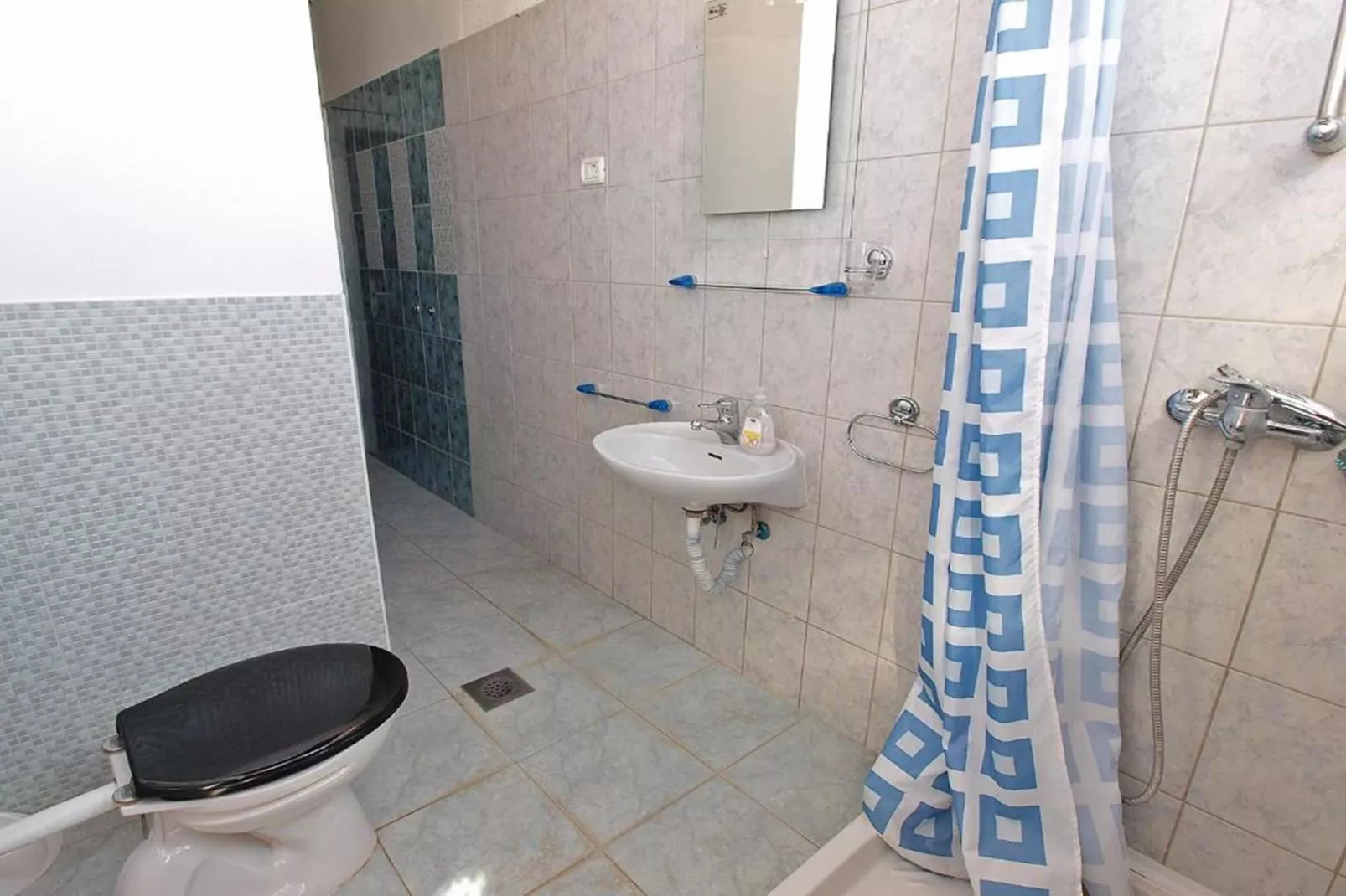 Gortan´s Cove A1 - Three Bedroom Apartment Mare-Badkamer