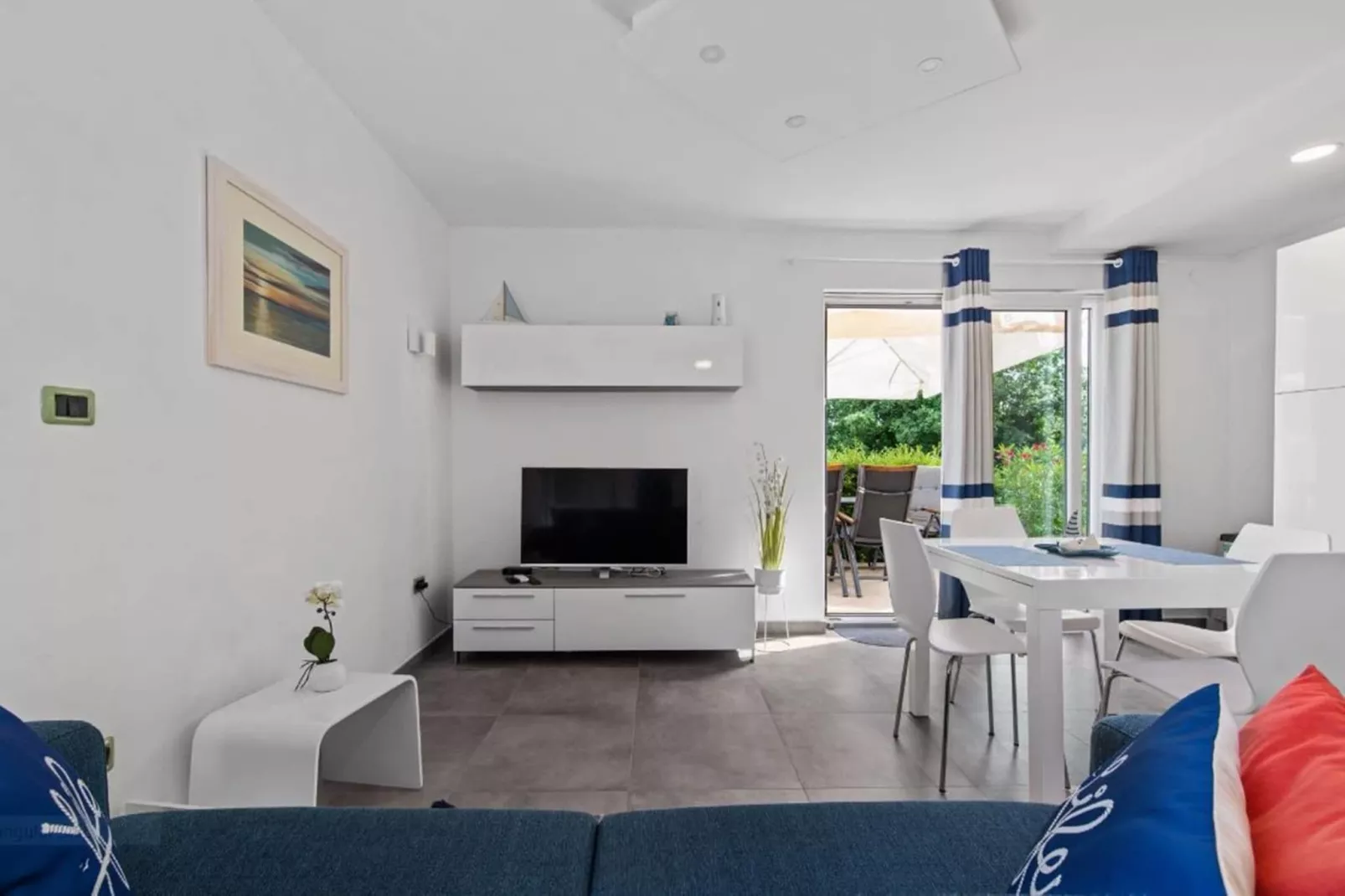 Villa Vintiana - Private Pool, Six Bedrooms-Woonkamer