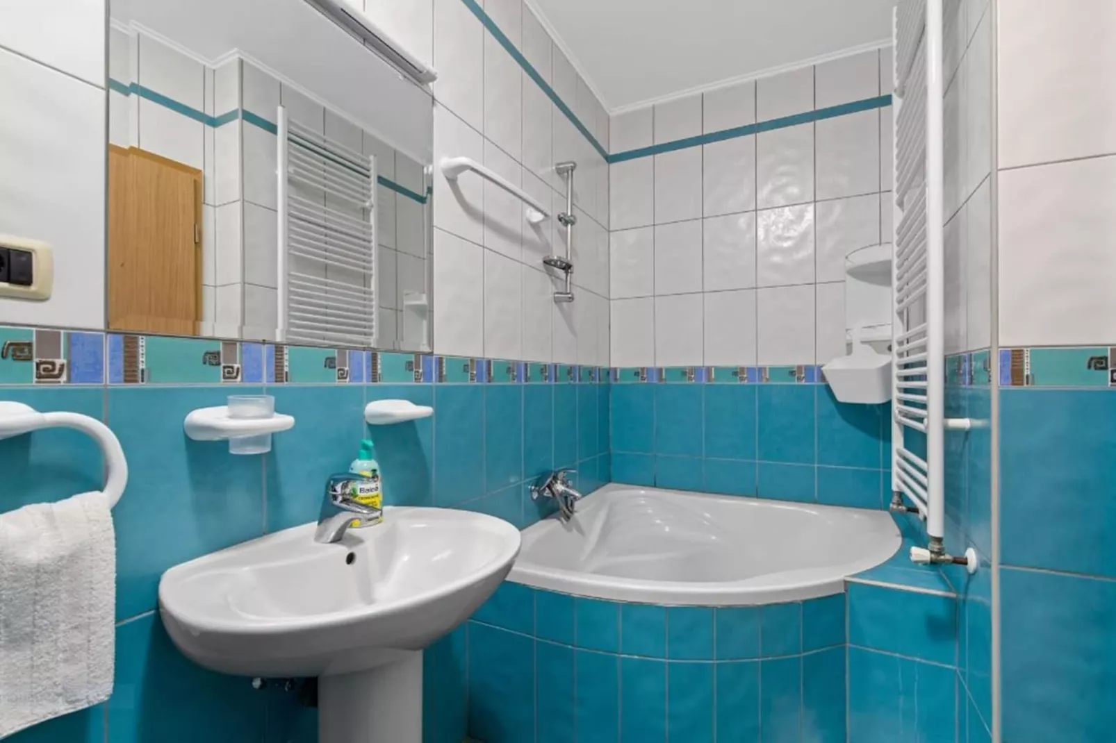Villa Vintiana - Private Pool, Six Bedrooms-Badkamer