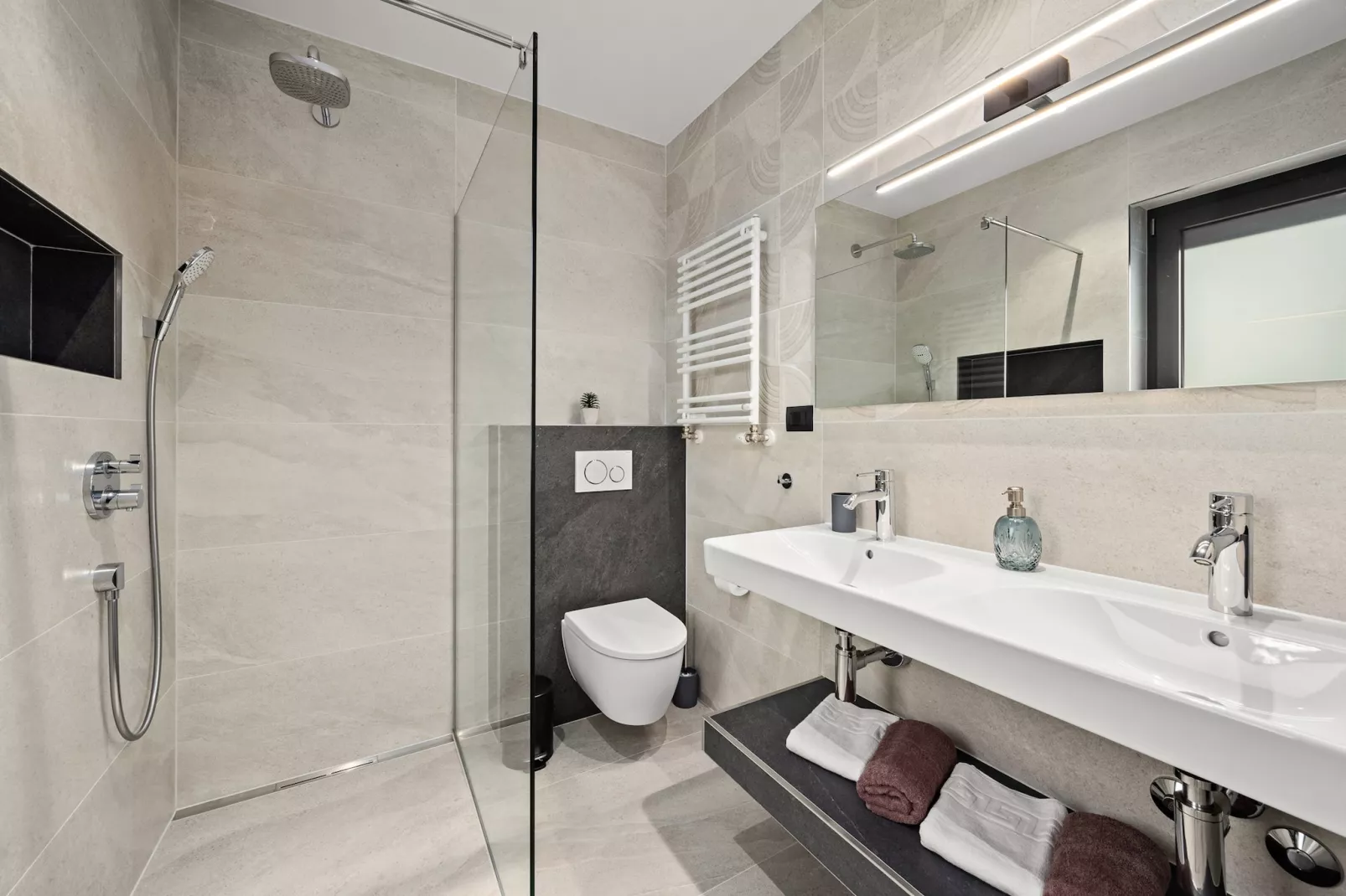 Villa Polaris - Luxurious Vacation Oasis-Badkamer