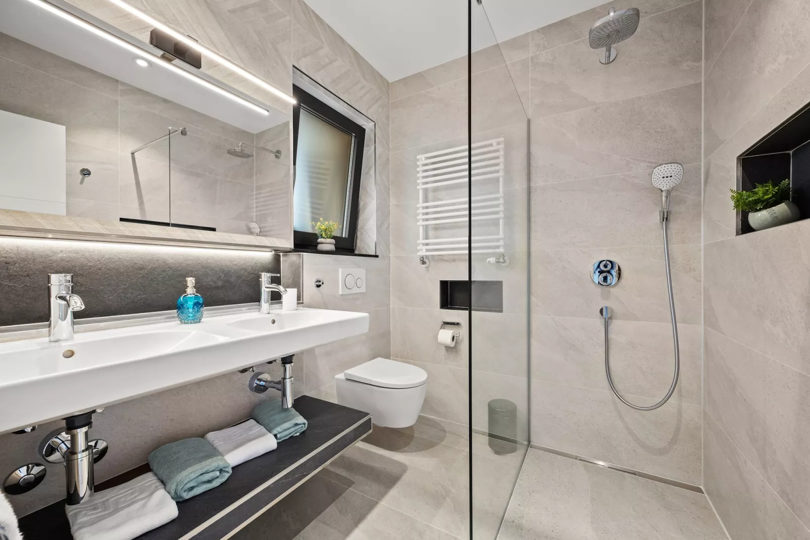 Villa Polaris - Luxurious Vacation Oasis-Badkamer