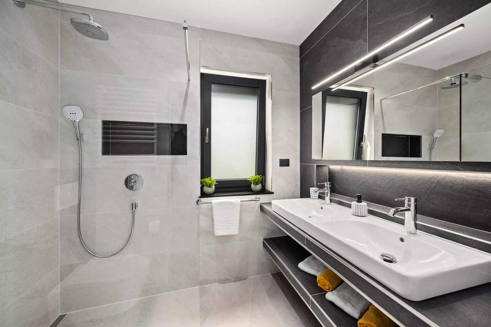 Villa Polaris - Luxurious Vacation Oasis-Badkamer