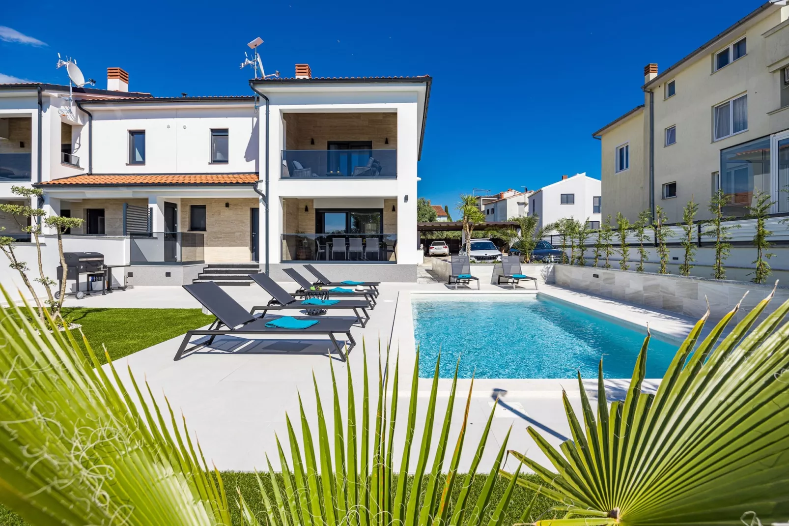 Villa Polaris - Luxurious Vacation Oasis-Buitenlucht