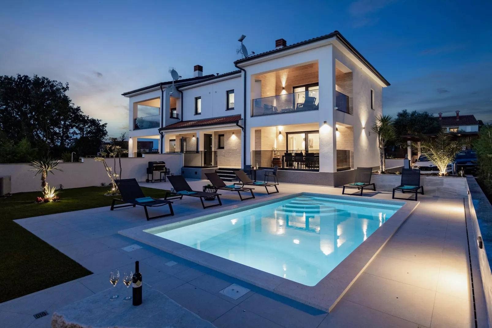 Villa Polaris - Luxurious Vacation Oasis-Buitenlucht