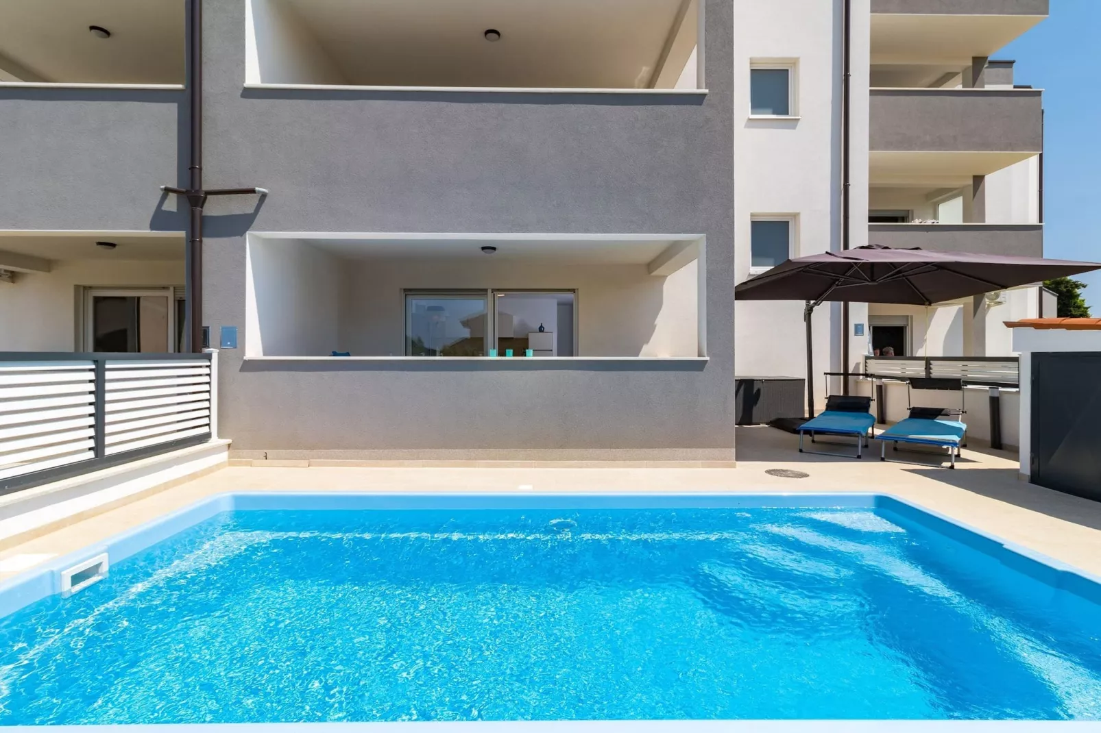 Pool Apartment Sax with Sea View (Private Pool)-Zwembad