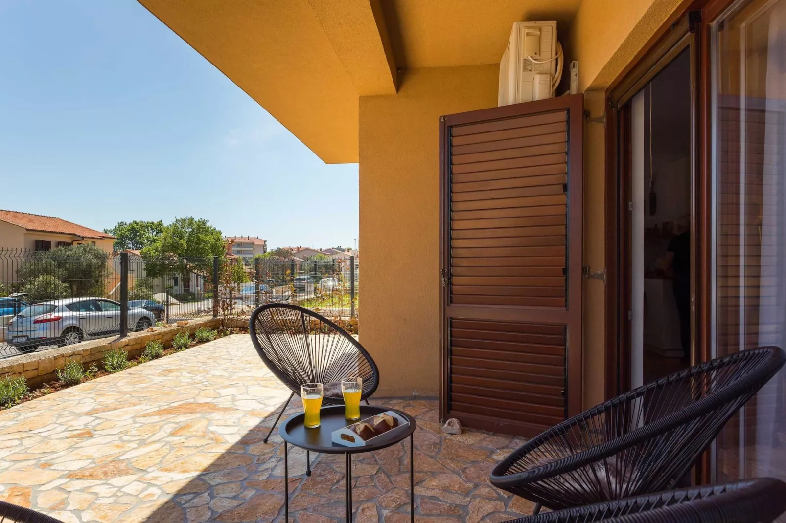 Cesare 1 - Modern Apartment with Shared Pool-Terras