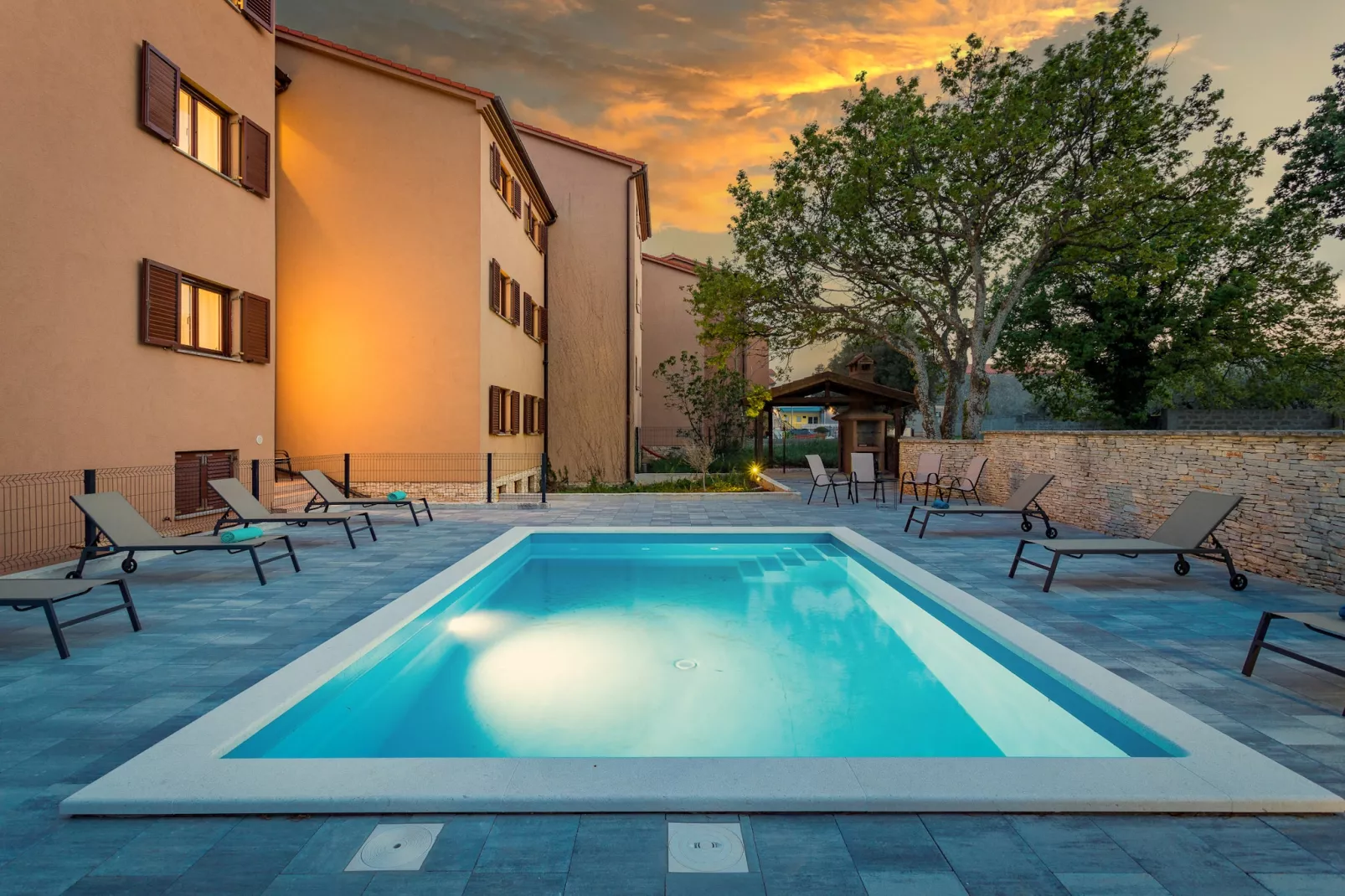 Cesare 1 - Modern Apartment with Shared Pool-Zwembad