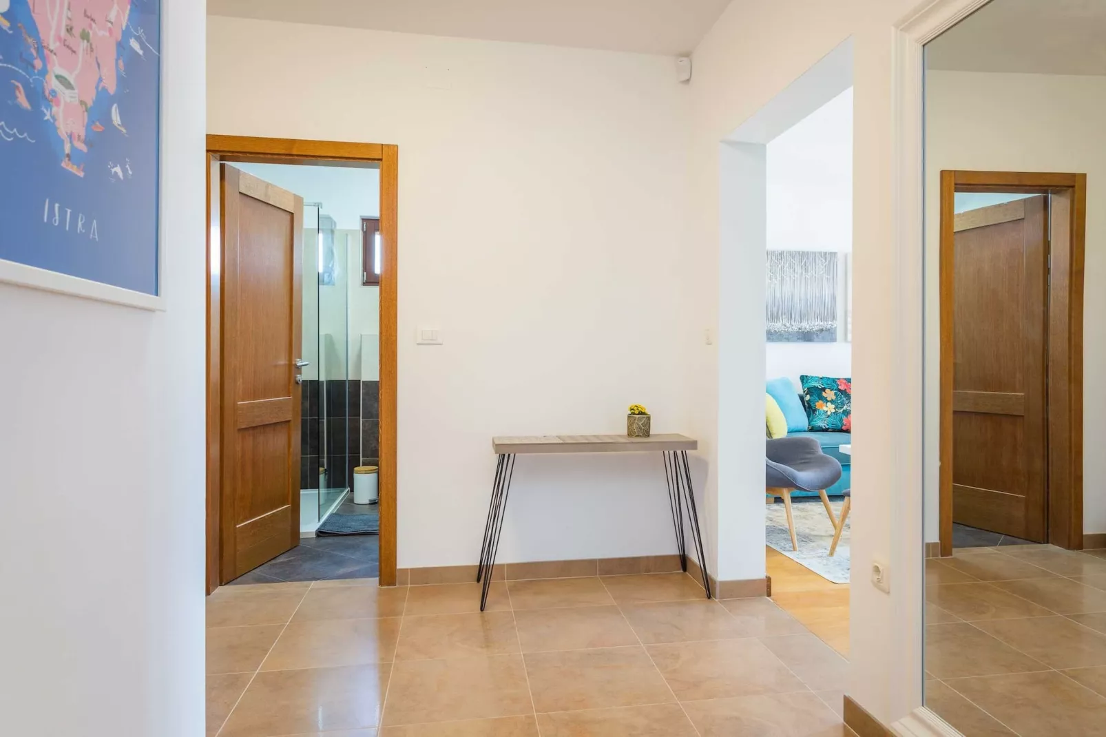 Cesare 1 - Modern Apartment with Shared Pool-Overloop