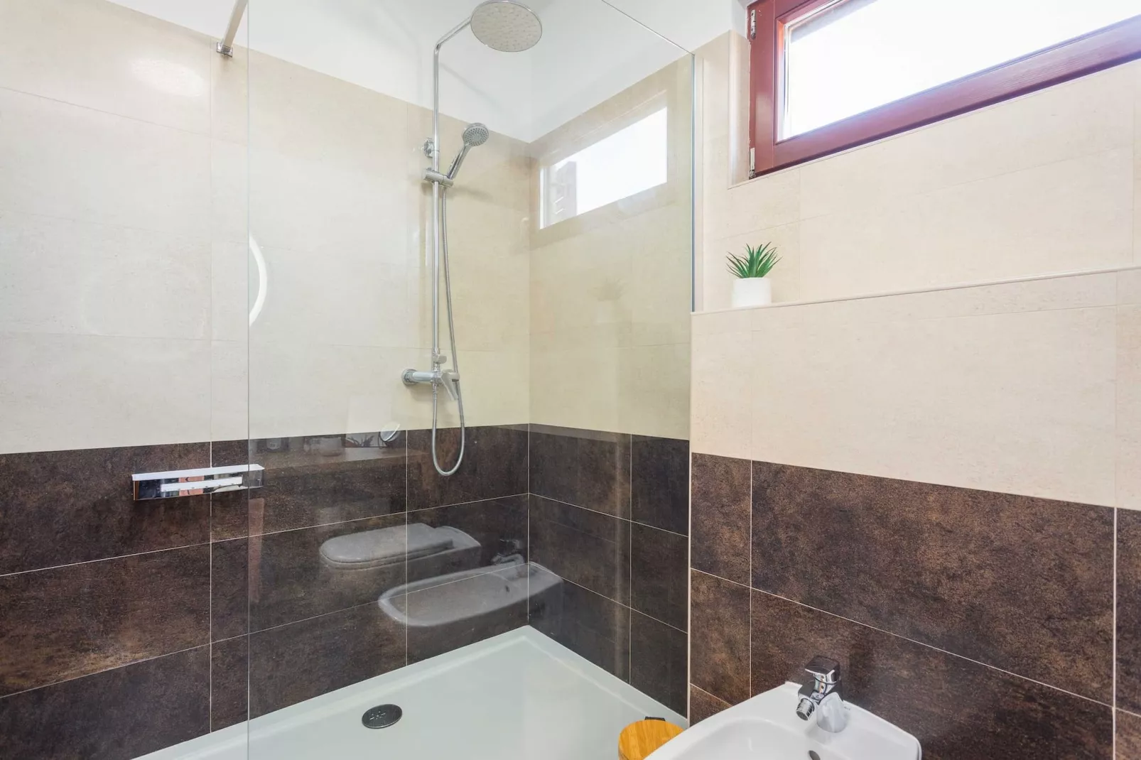 Cesare 1 - Modern Apartment with Shared Pool-Badkamer