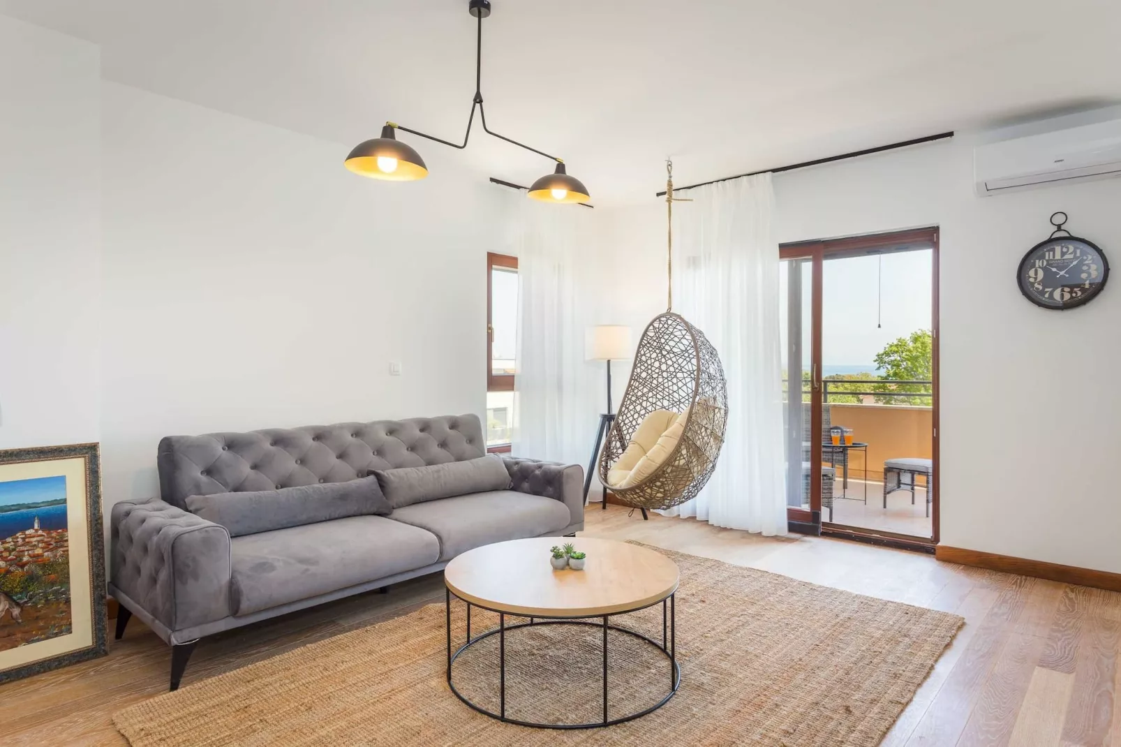 Cesare 3 - Modern Apartment with Shared Pool-Woonkamer