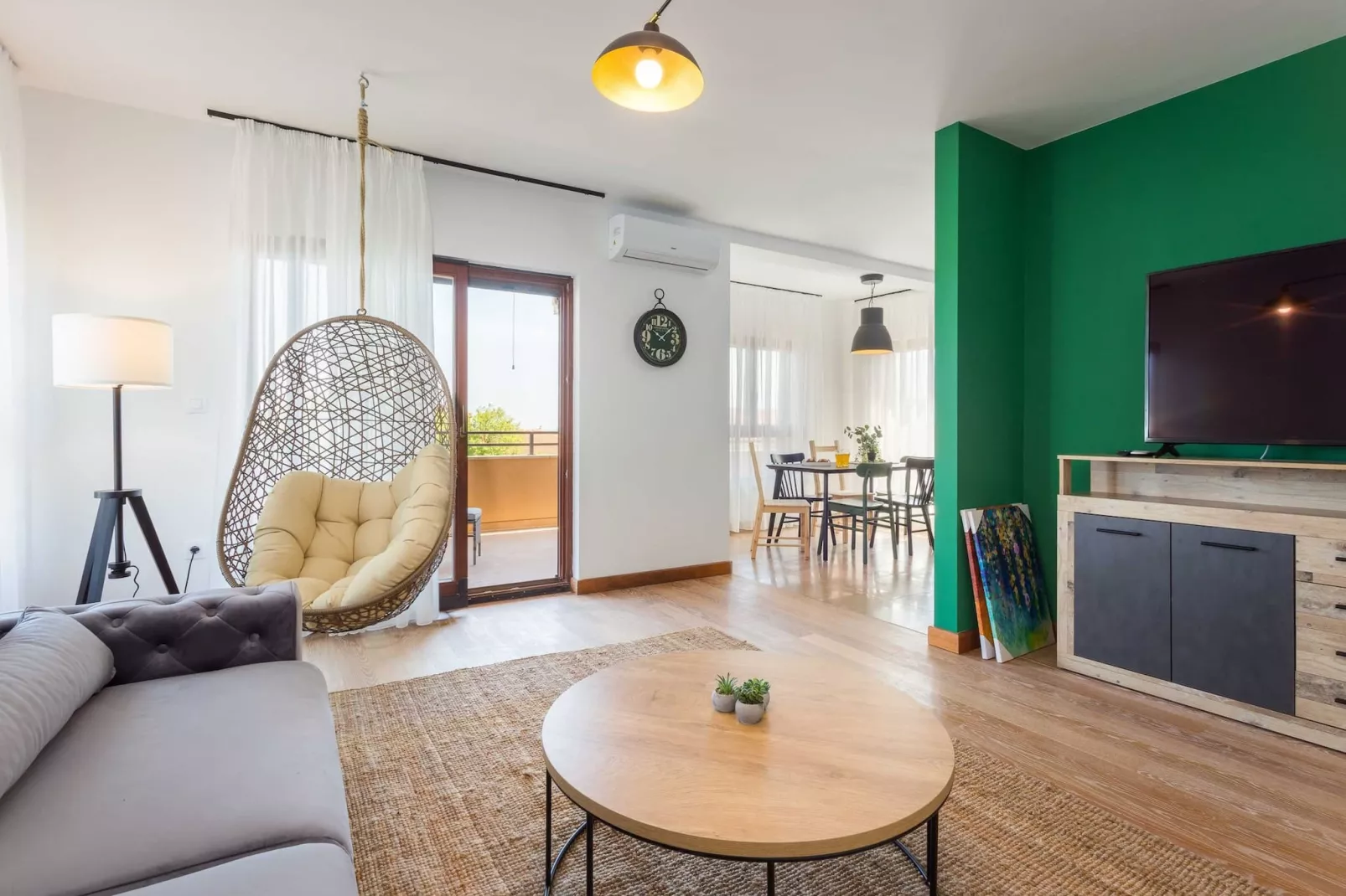 Cesare 3 - Modern Apartment with Shared Pool-Woonkamer