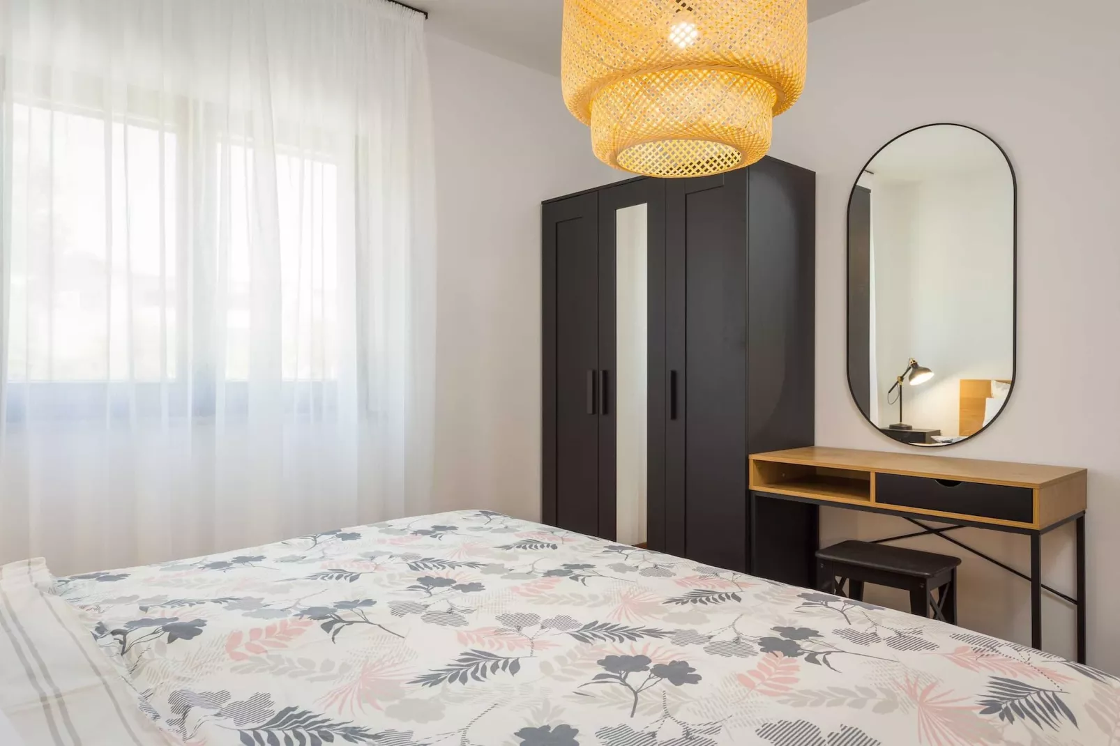 Cesare 3 - Modern Apartment with Shared Pool-Slaapkamer