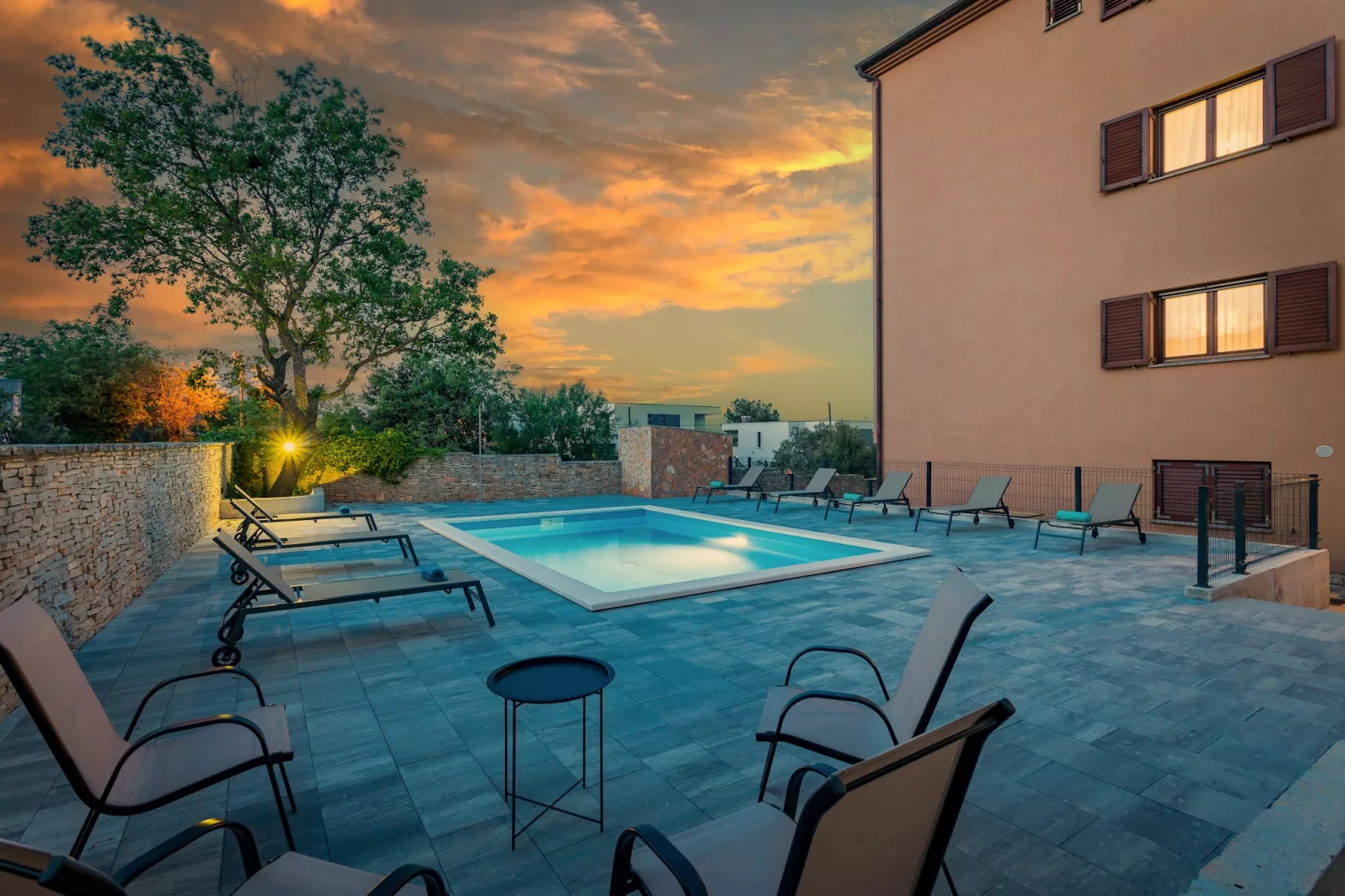 Cesare 5-Modern Apartment with Shared Pool-Zwembad