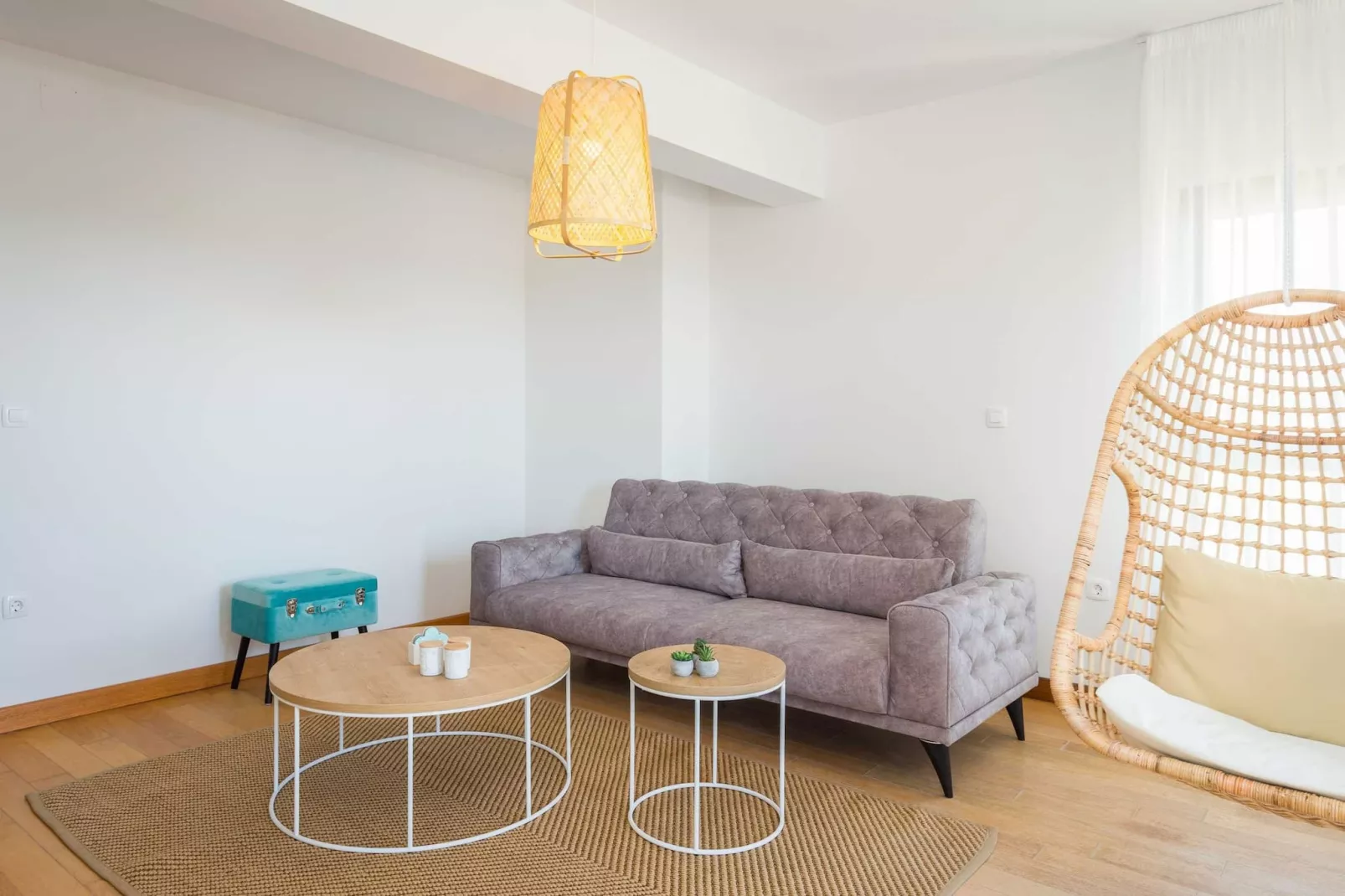 Cesare 5-Modern Apartment with Shared Pool-Woonkamer