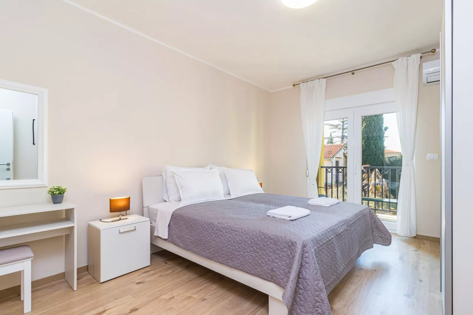 Modern, Elegant Apartment Anna (Rosemary)-Slaapkamer