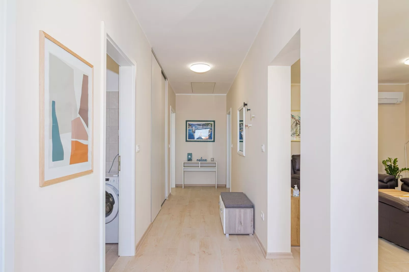 Modern, Elegant Apartment Anna (Rosemary)-Overloop