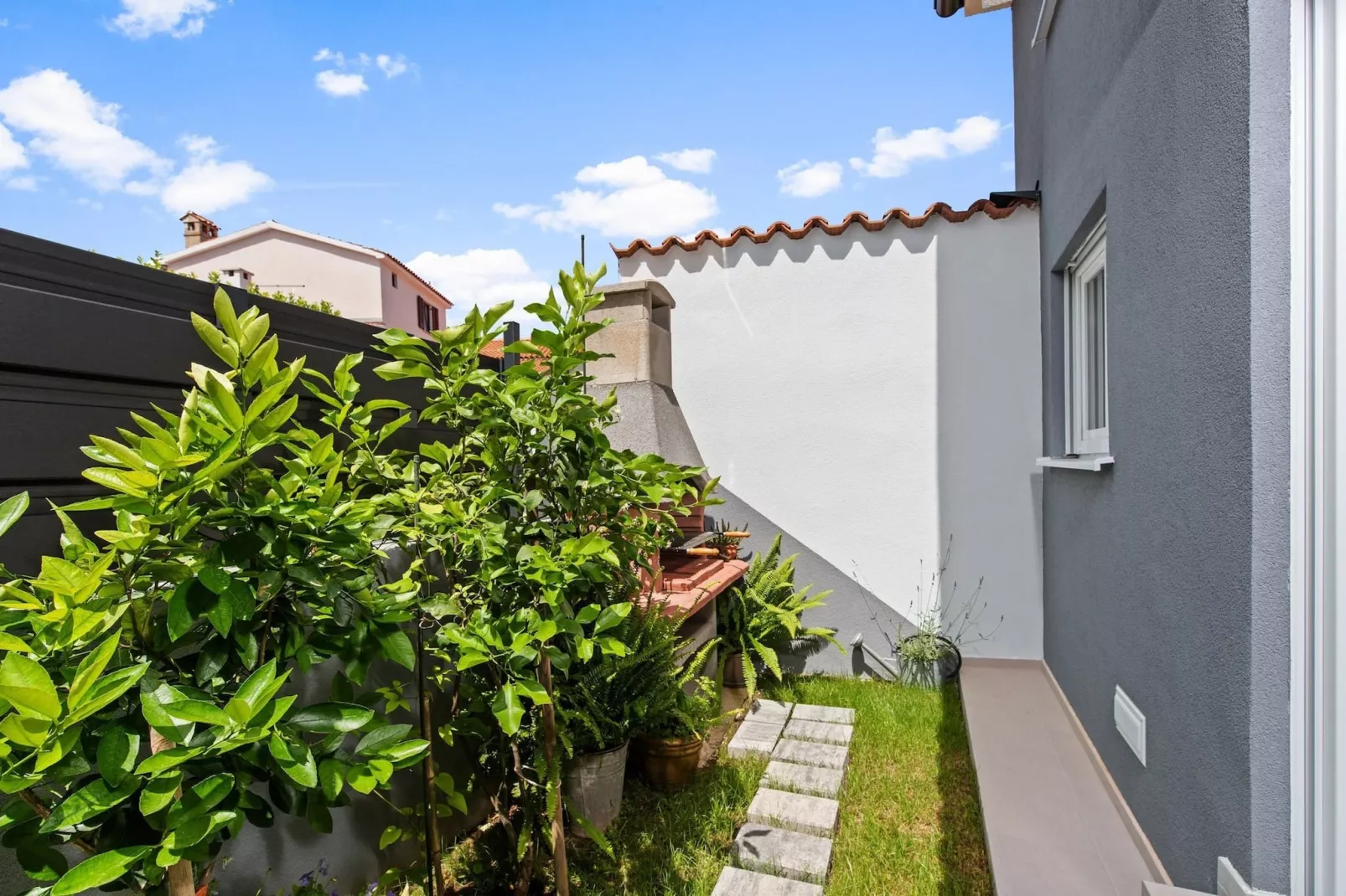 Holiday Home Sea - Beautiful Garden, Sea View-Tuinen zomer