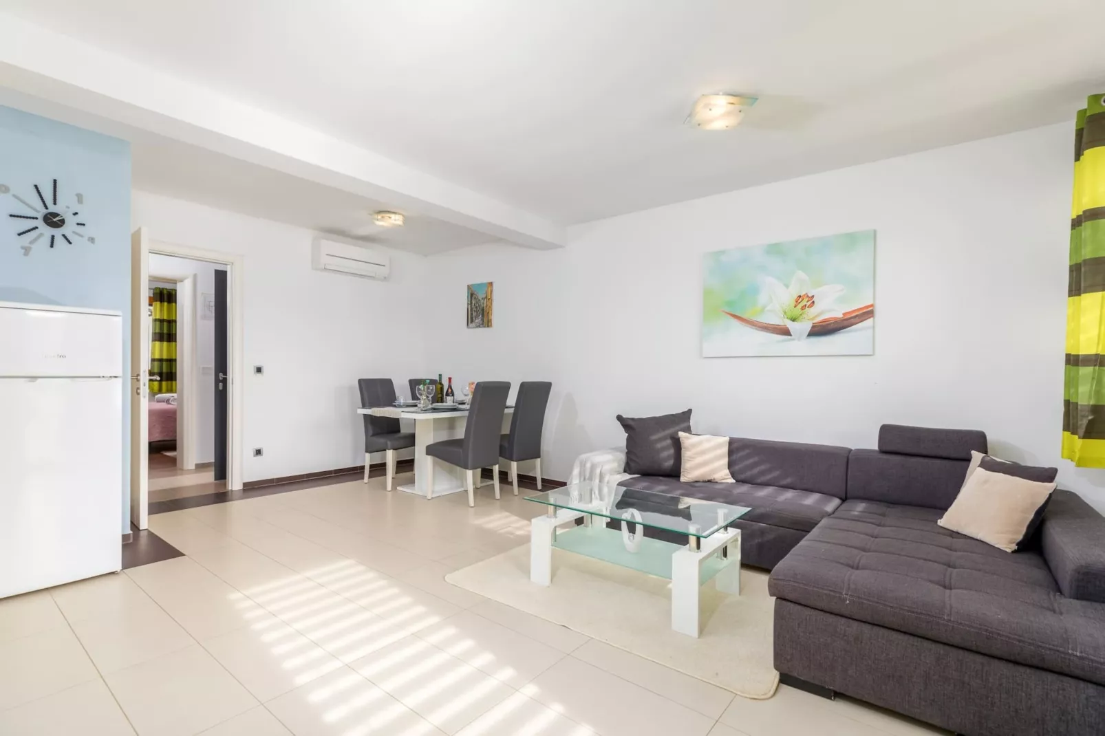 Villa Gigetto with Private Pool and Big Garden-Woonkamer