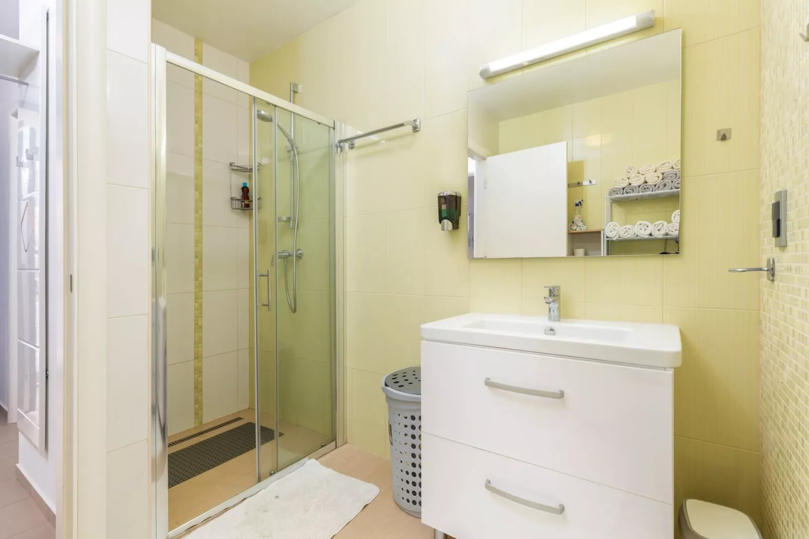 Villa Gigetto with Private Pool and Big Garden-Badkamer