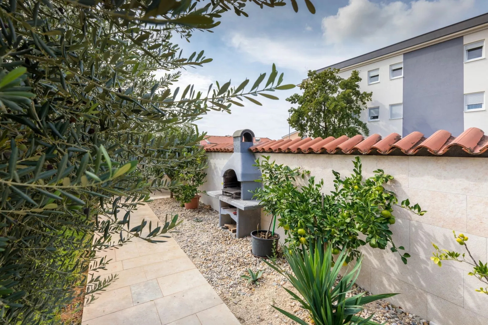 Villa Gigetto with Private Pool and Big Garden-Buitenlucht